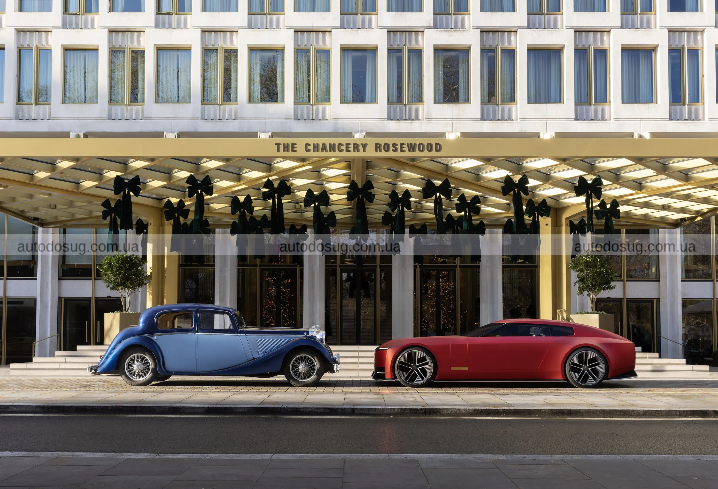 Jaguar Type 00 виходить на вулиці Лондона в новому кольорі