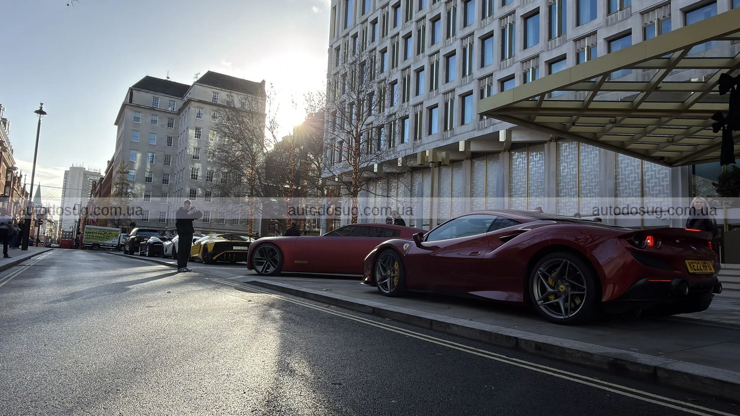 Jaguar Type 00 виходить на вулиці Лондона в новому кольорі