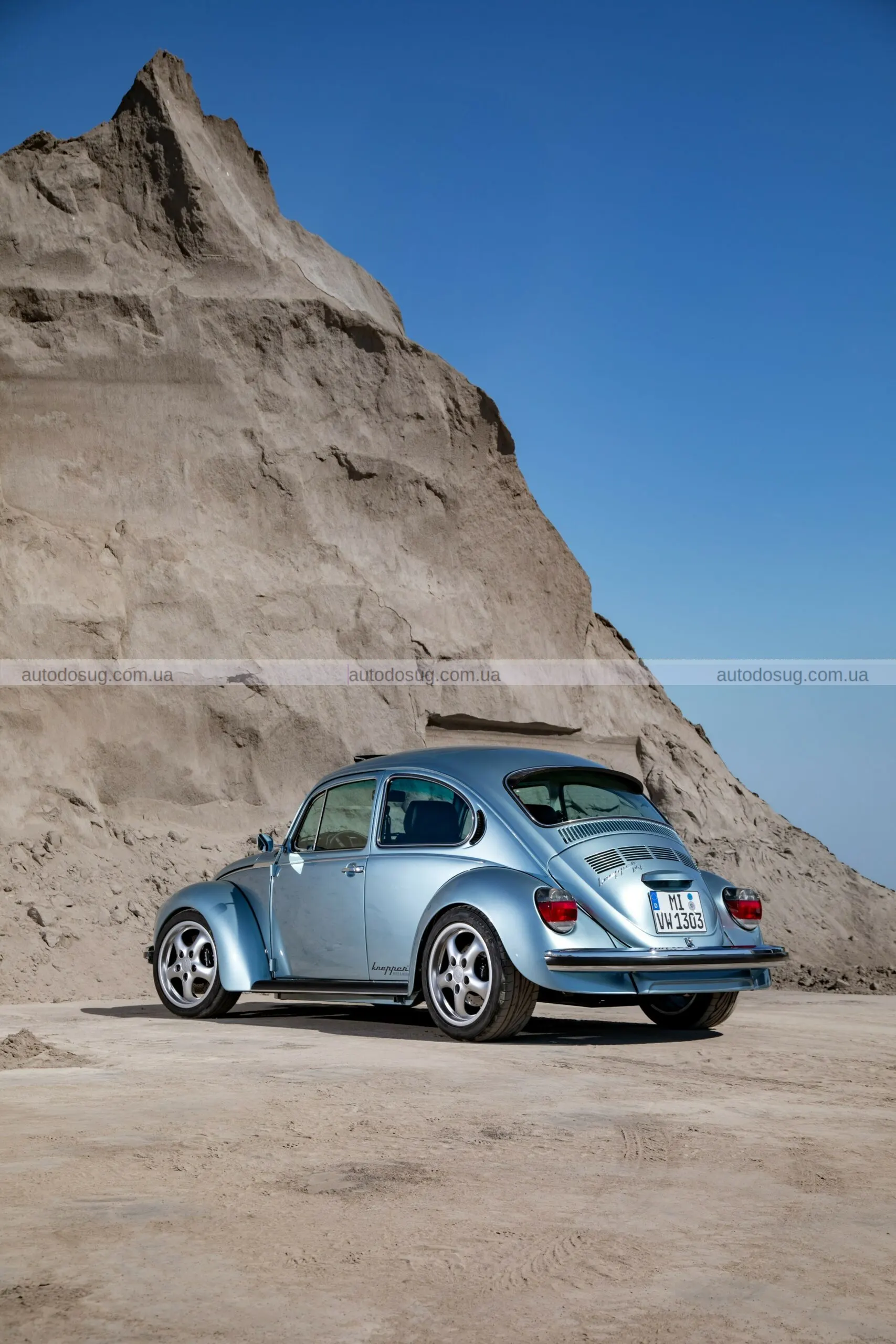Класичний VW Beetle приховує двигун Tesla та акумуляторну батарею Porsche