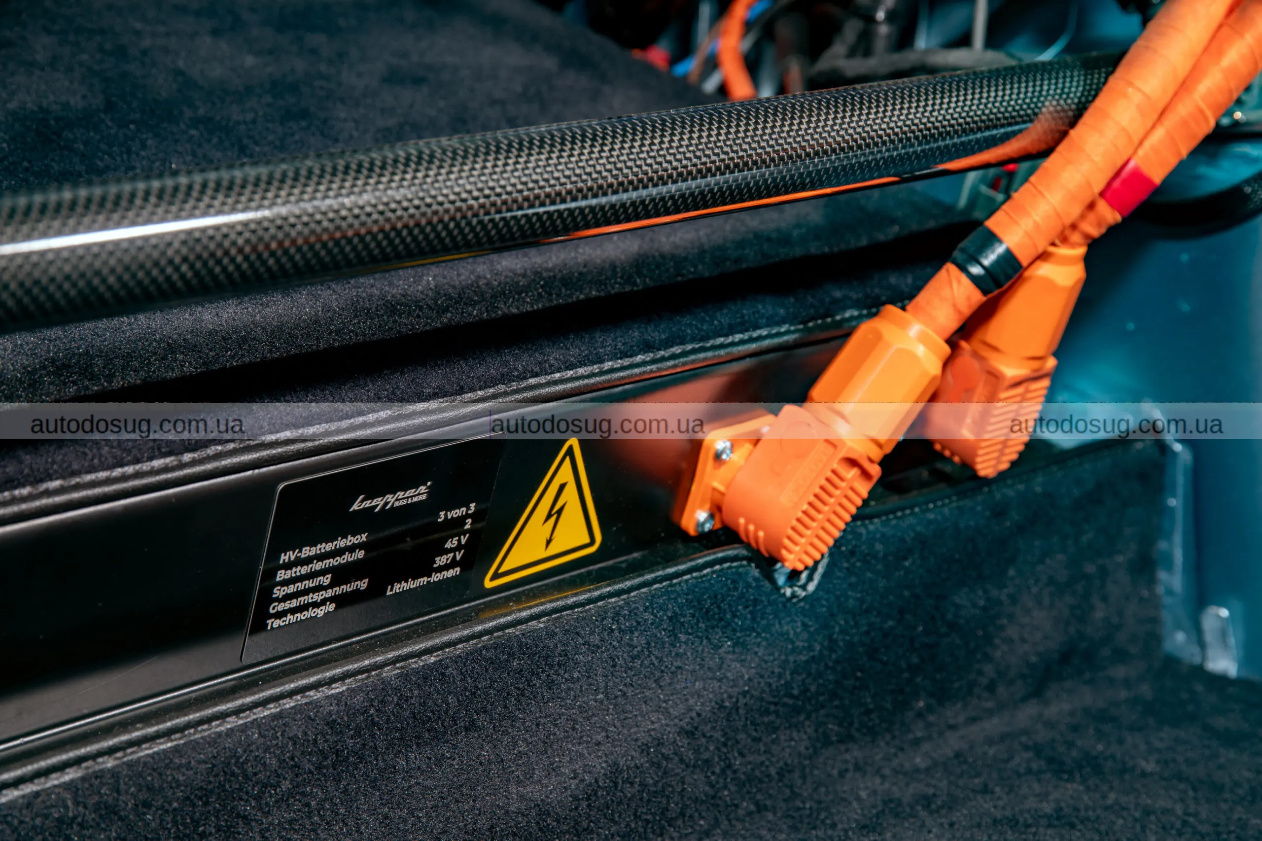 Класичний VW Beetle приховує двигун Tesla та акумуляторну батарею Porsche