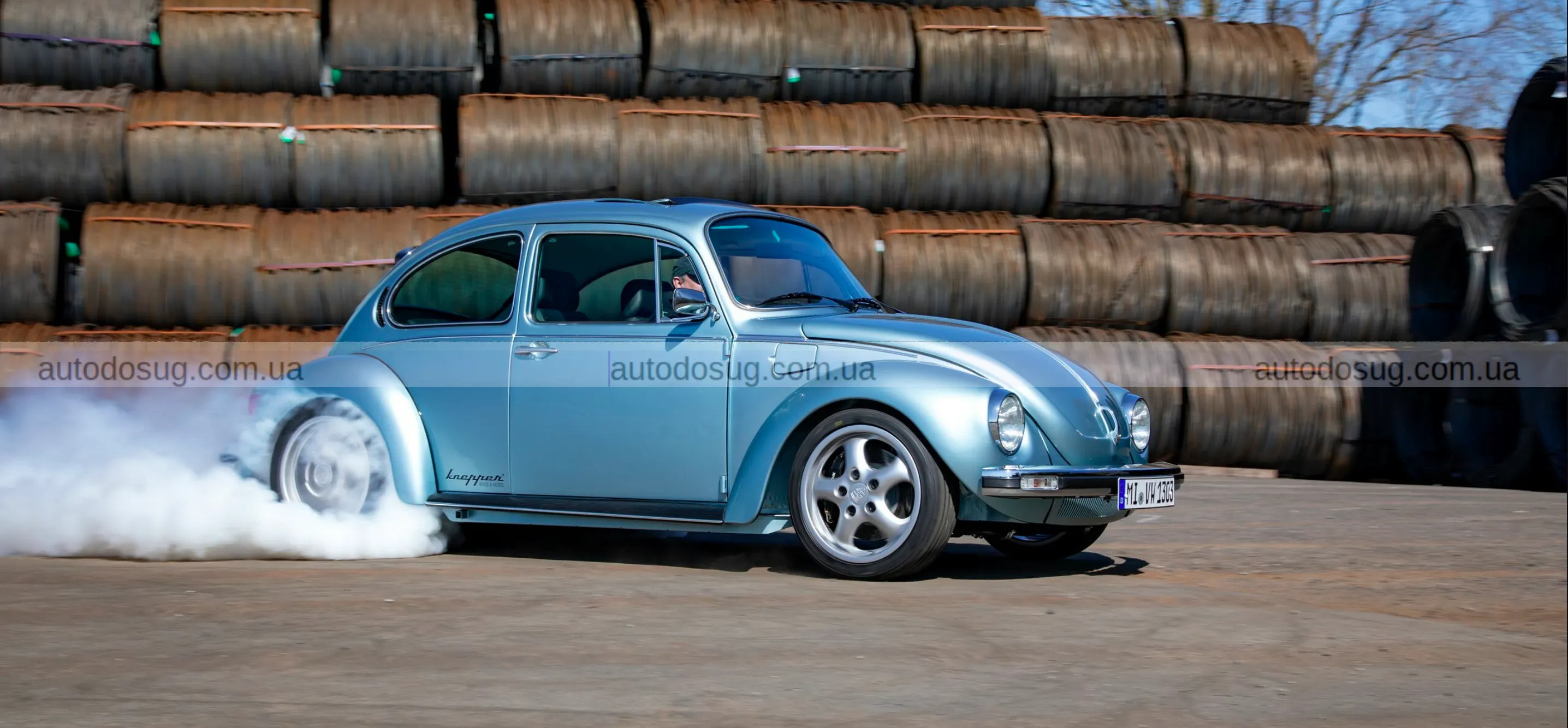 Класичний VW Beetle приховує двигун Tesla та акумуляторну батарею Porsche