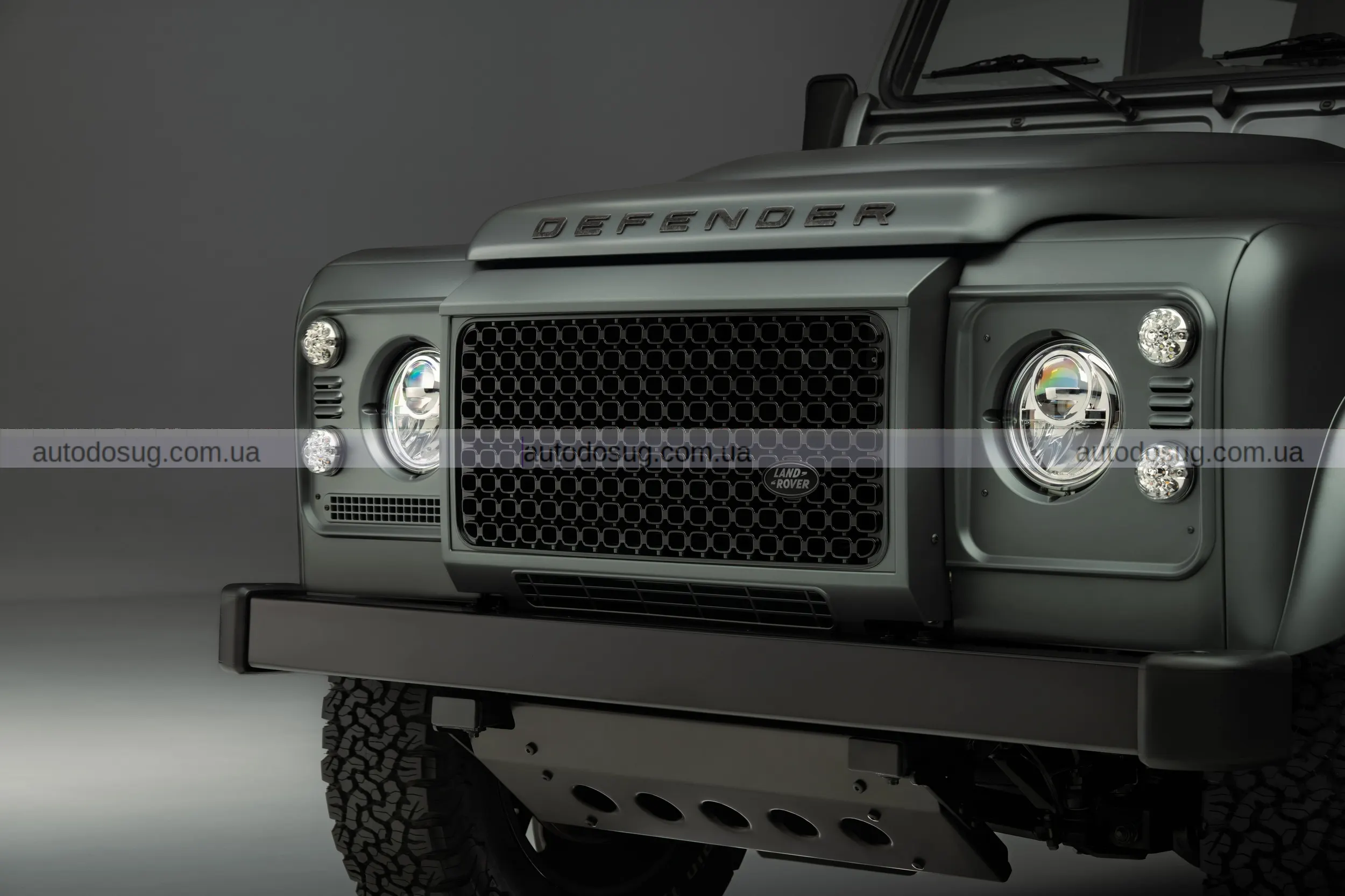 Land Rover Classic пропонує Defender V8 у стилі Octa