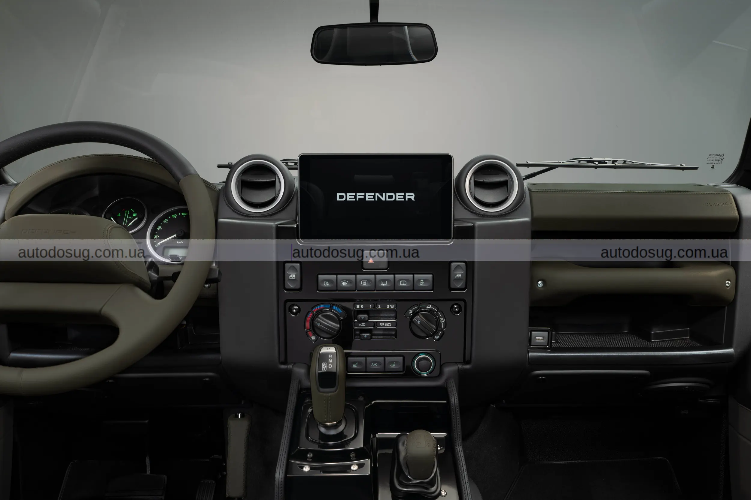 Land Rover Classic пропонує Defender V8 у стилі Octa