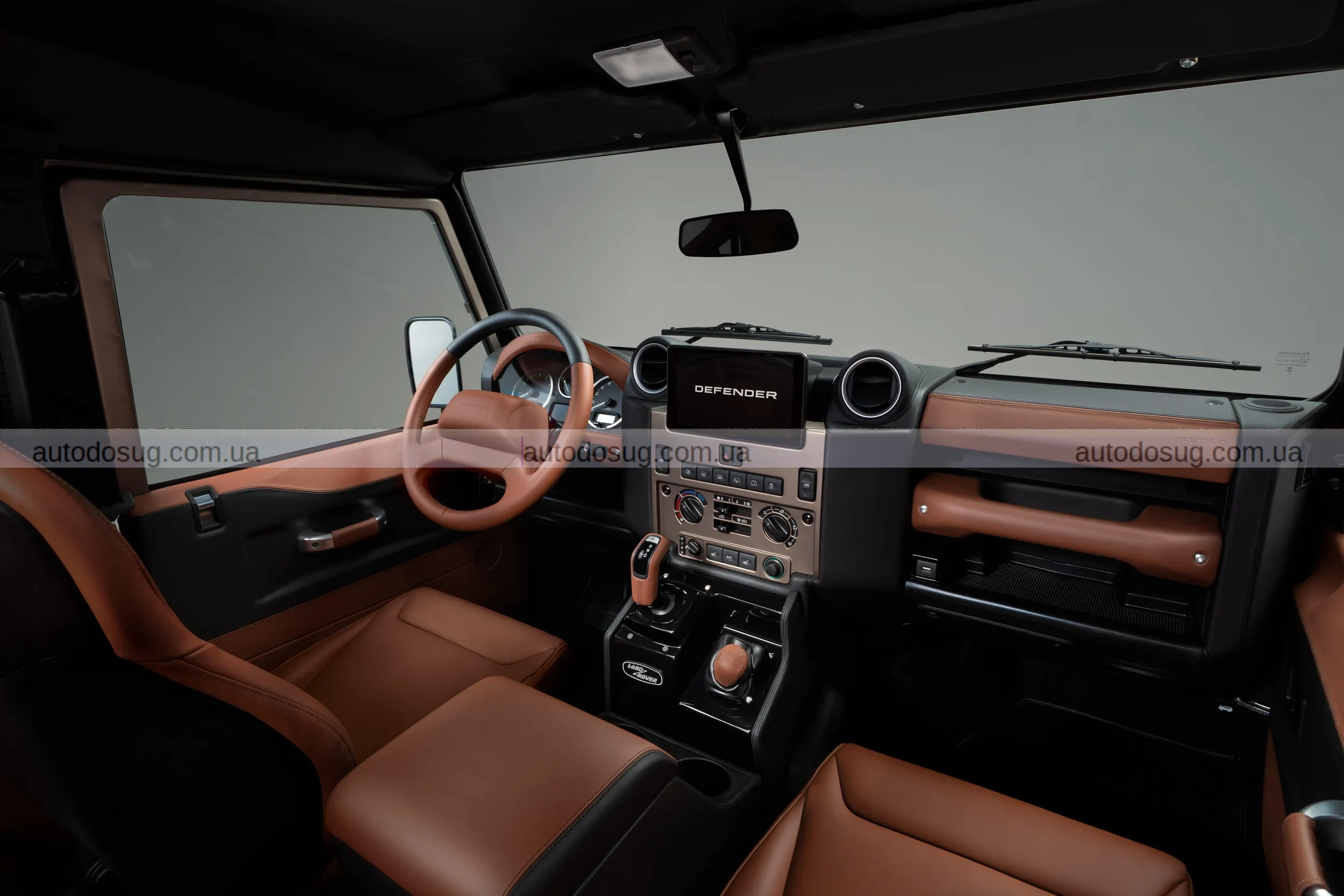 Land Rover Classic пропонує Defender V8 у стилі Octa