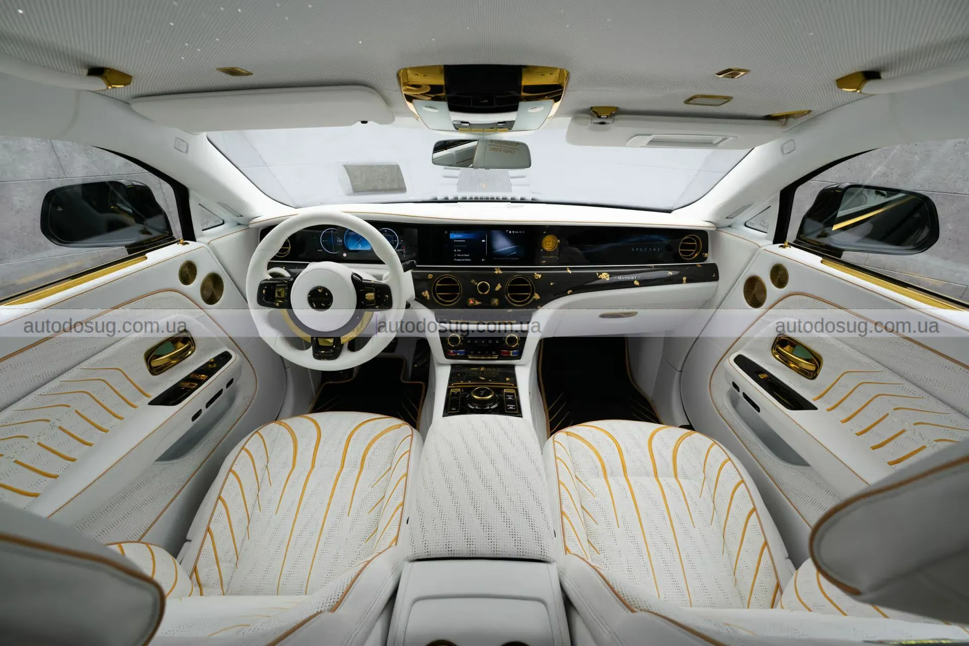 Mansory додав зовнішні динаміки, бо EV був надто тихим