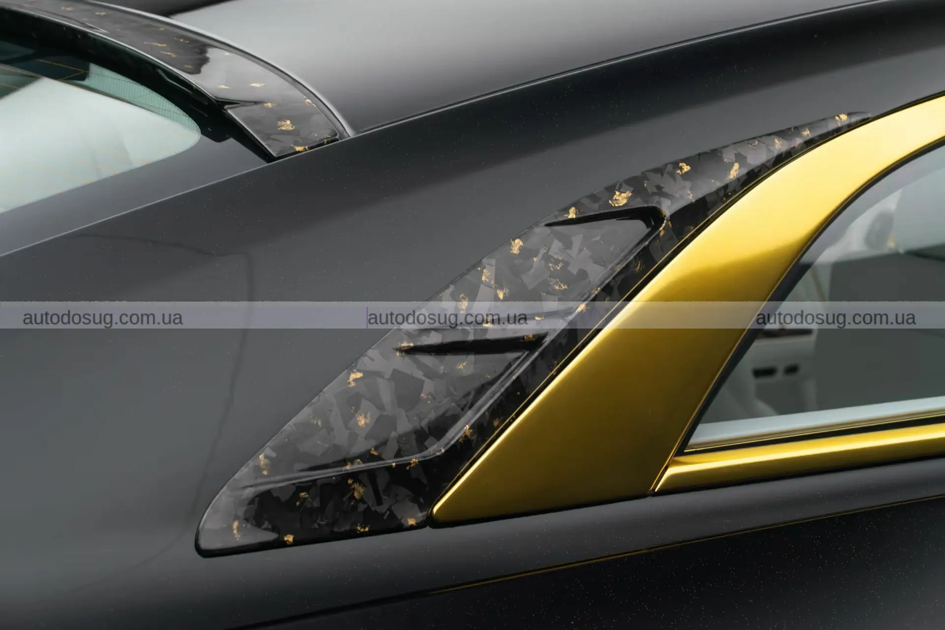 Mansory додав зовнішні динаміки, бо EV був надто тихим