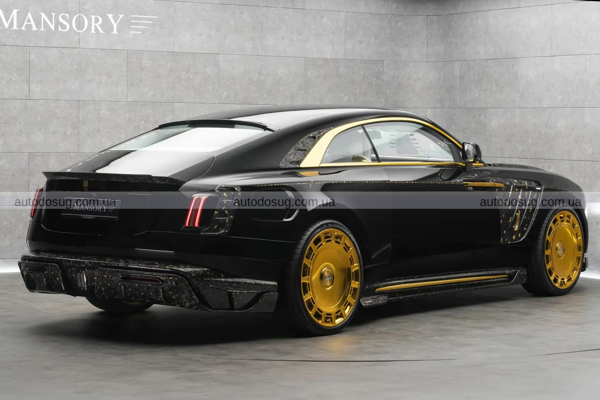 Mansory додав зовнішні динаміки, бо EV був надто тихим