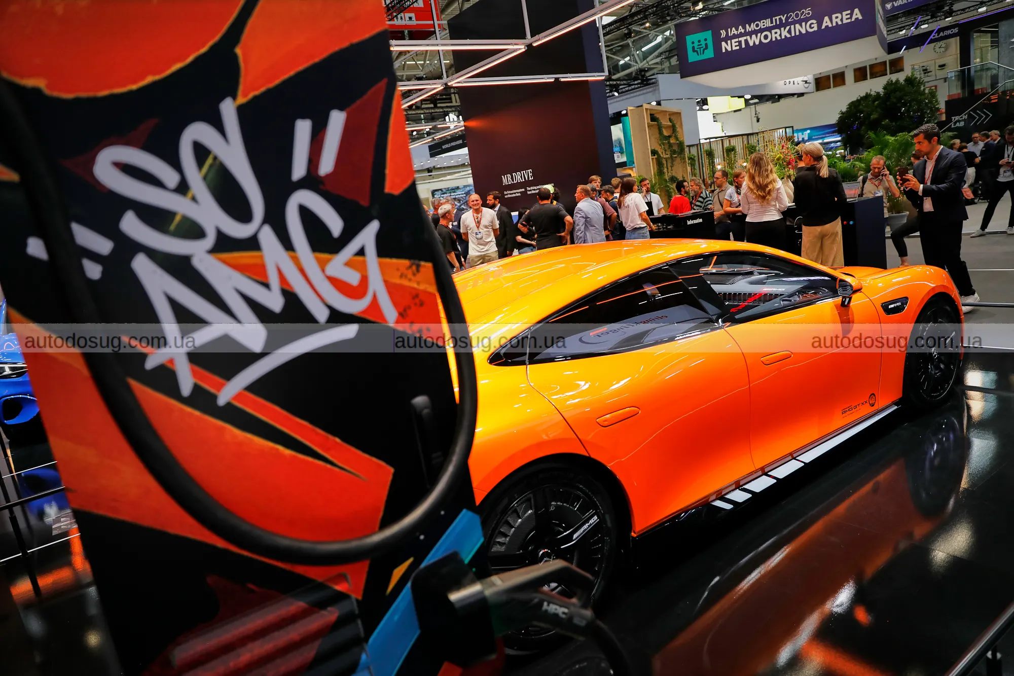 Mercedes стверджує, що його нова технологія електромобілів відмовиться від задніх гальм