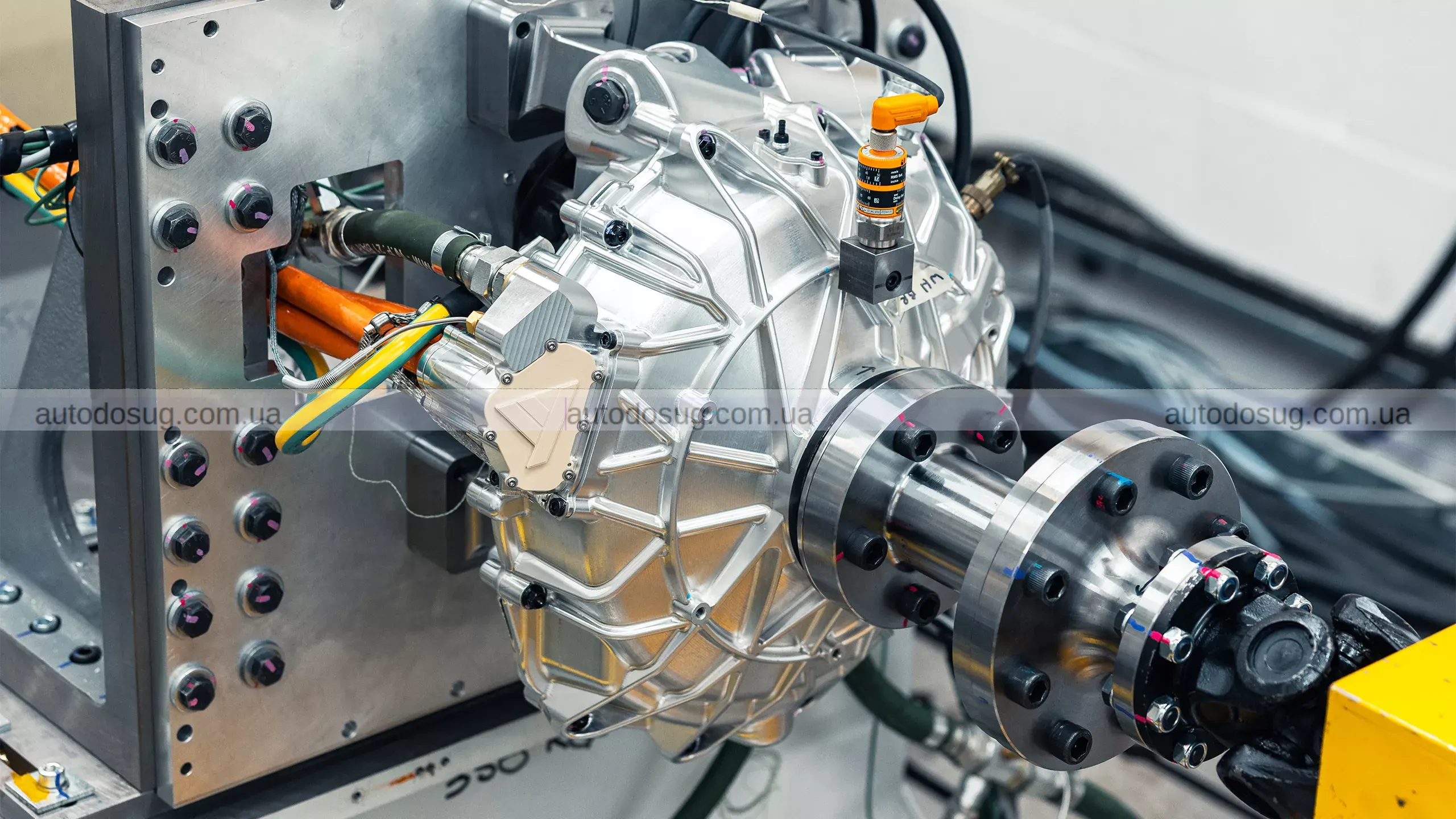 Mercedes стверджує, що його нова технологія електромобілів відмовиться від задніх гальм