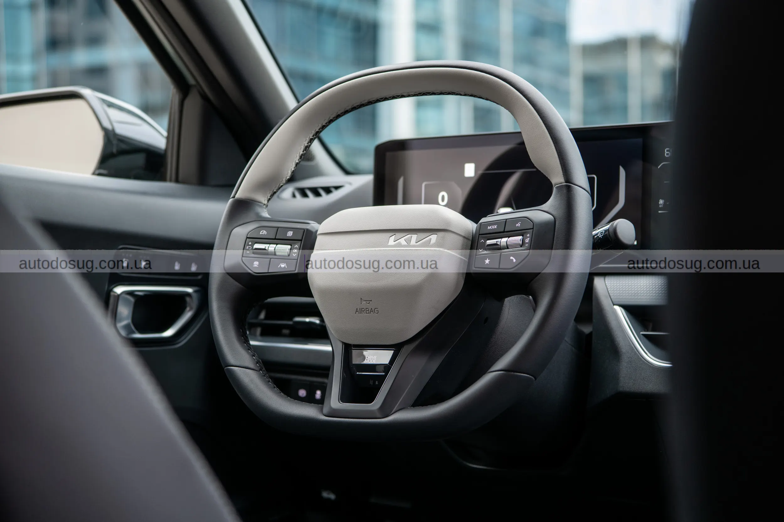 Найпопулярніший седан Kia K4 став трохи дорожчим у 2026 модельному році