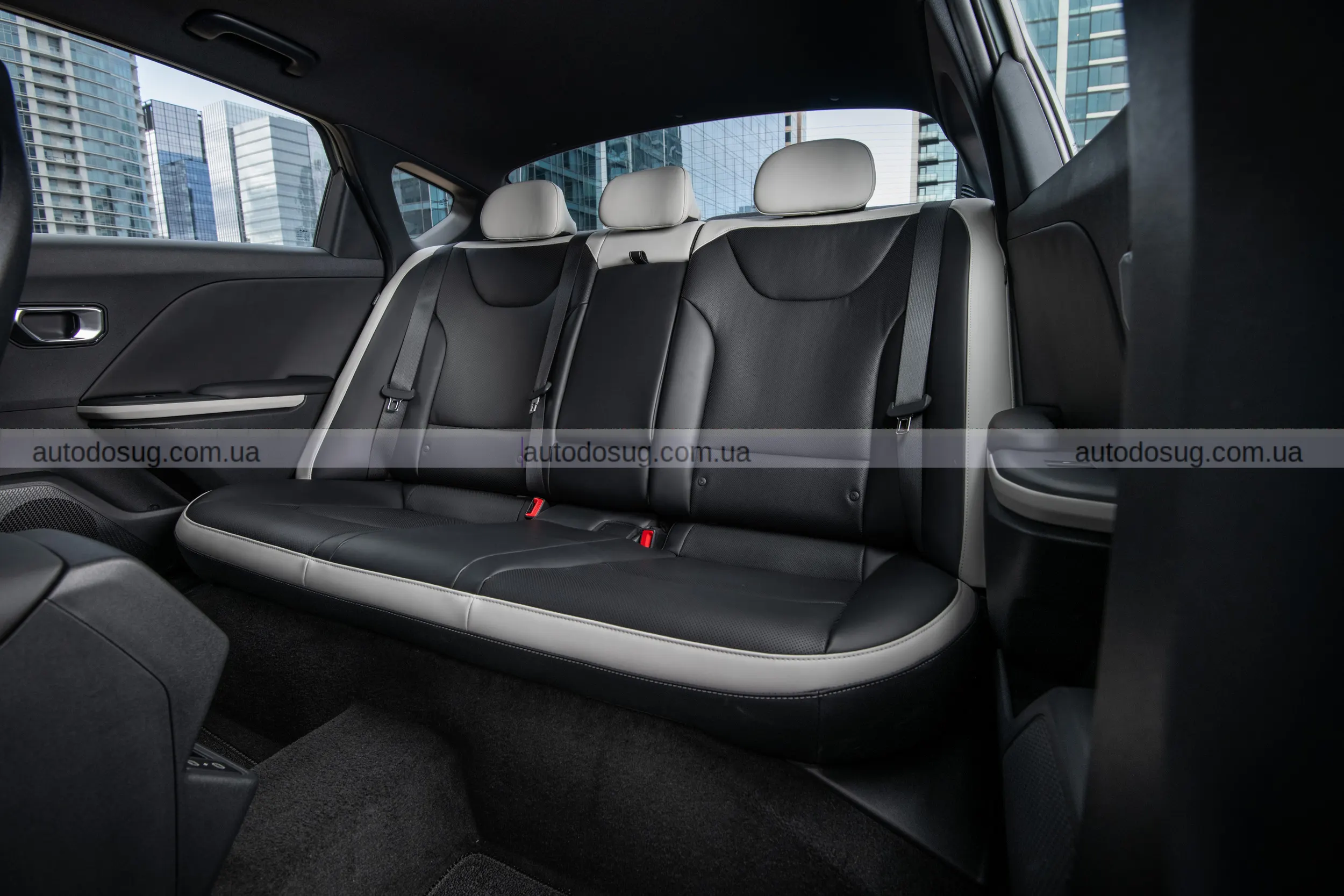 Найпопулярніший седан Kia K4 став трохи дорожчим у 2026 модельному році