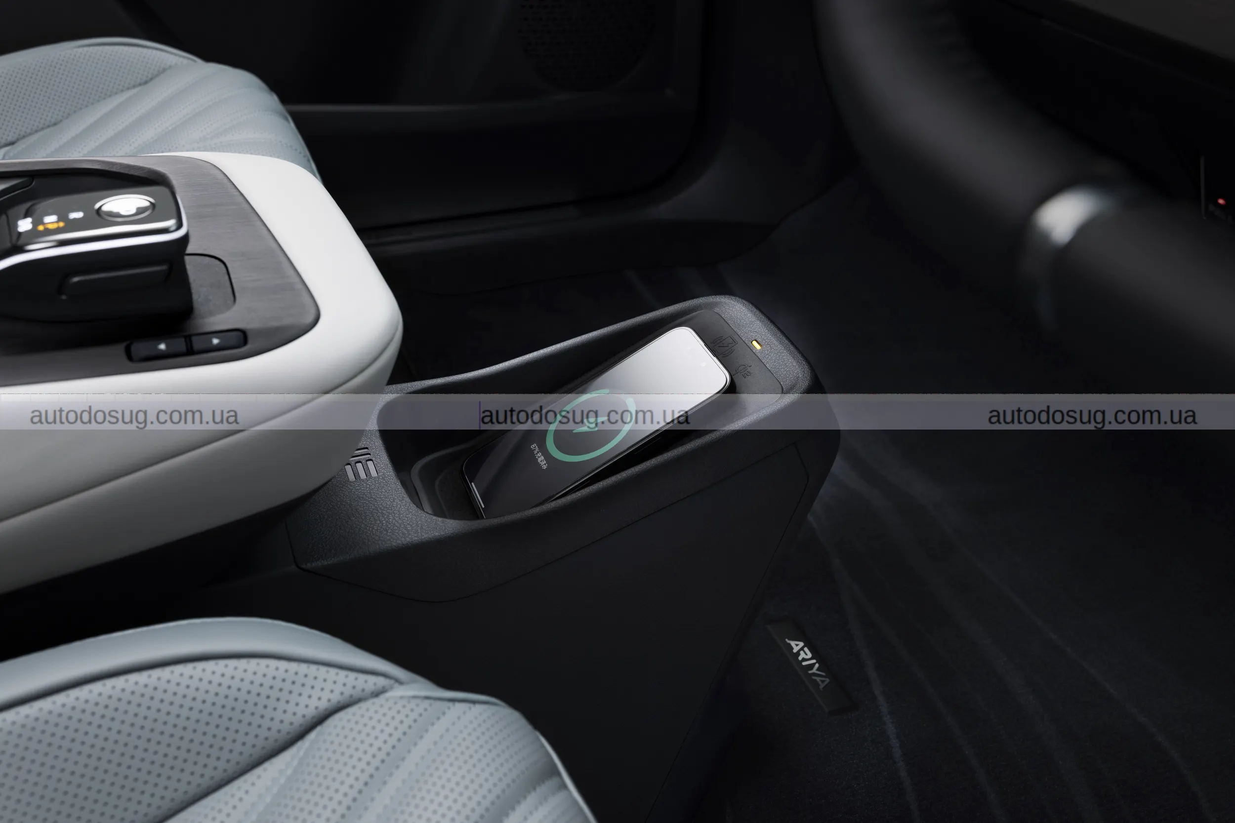 Nissan Ariya отримує новий ніс, колеса та оновлені кольори