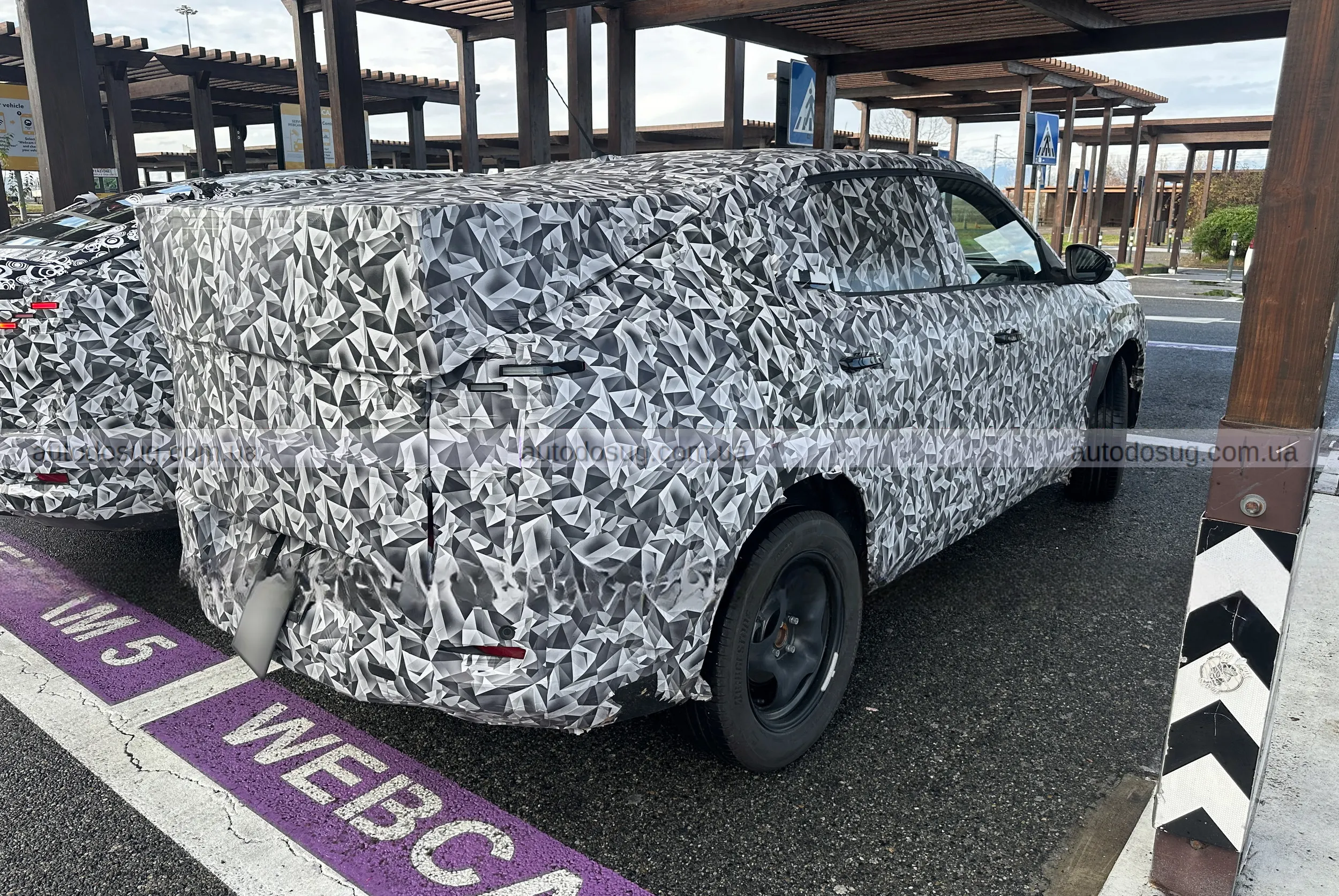 Нові шпигунські знімки розкривають, що Fiat Fastback майже готовий до свого світового дебюту