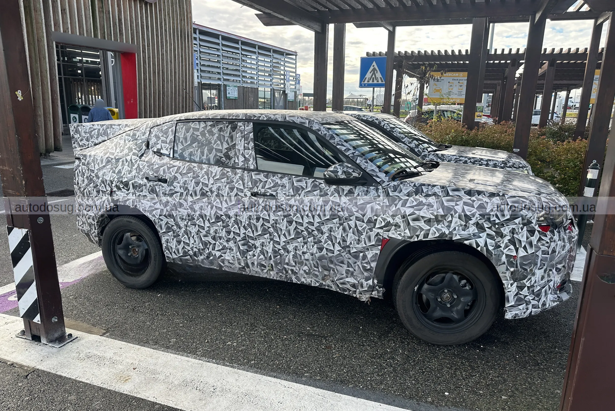 Нові шпигунські знімки розкривають, що Fiat Fastback майже готовий до свого світового дебюту