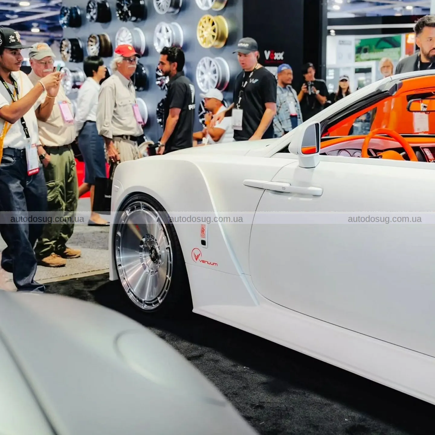 Rolls-Royce Dawn Venuum перетворив класичну розкіш у радикальний арт-об’єкт