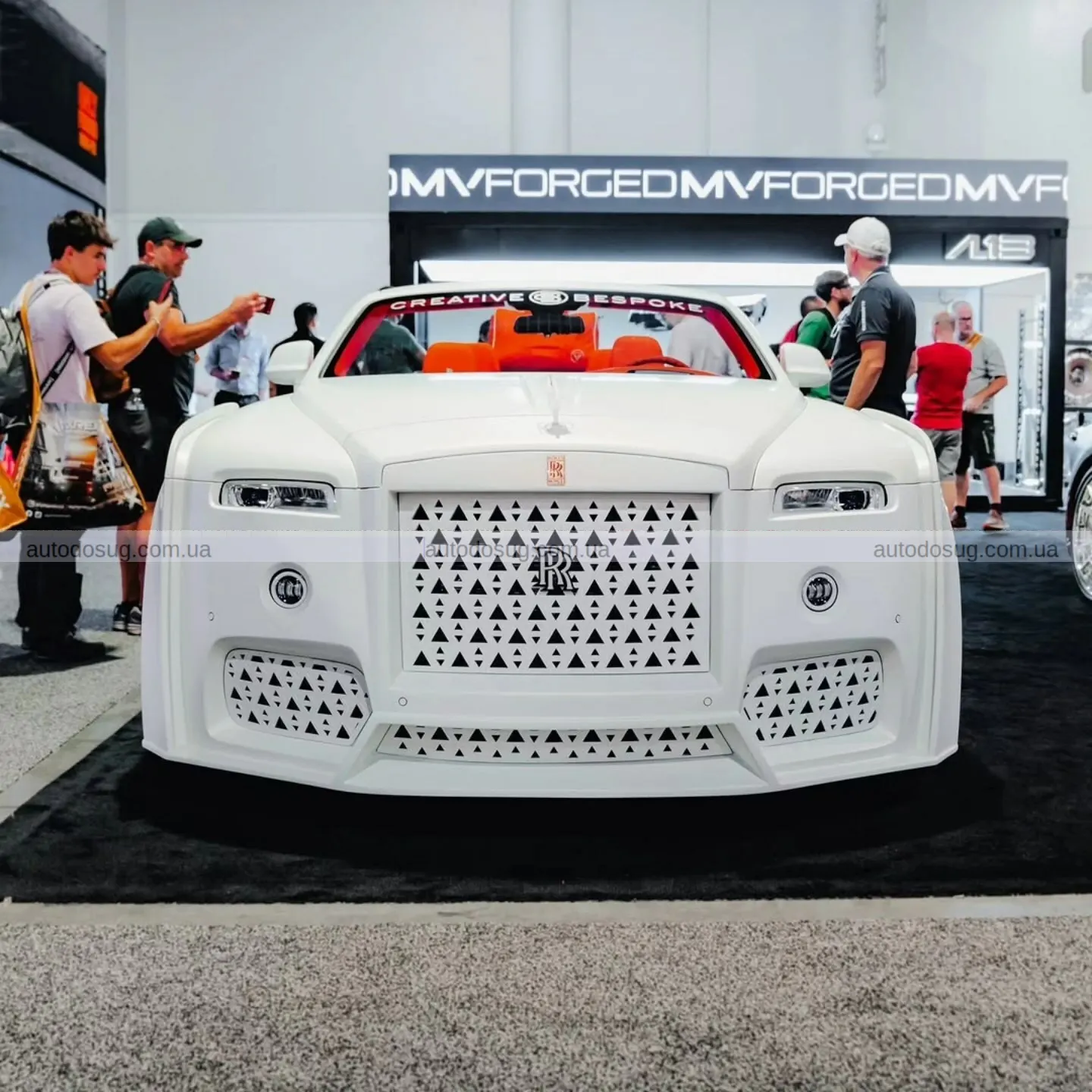 Rolls-Royce Dawn Venuum перетворив класичну розкіш у радикальний арт-об’єкт