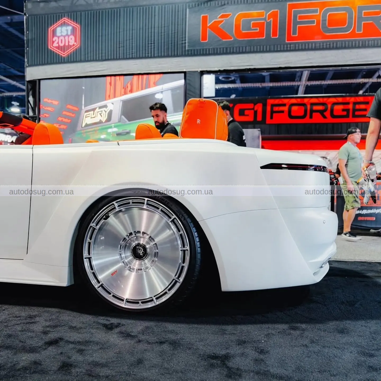 Rolls-Royce Dawn Venuum перетворив класичну розкіш у радикальний арт-об’єкт