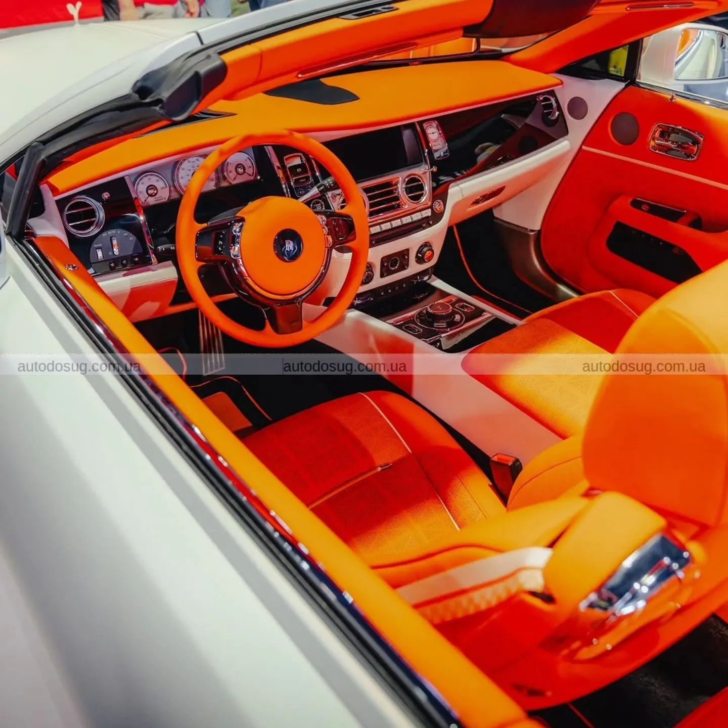 Rolls-Royce Dawn Venuum перетворив класичну розкіш у радикальний арт-об’єкт