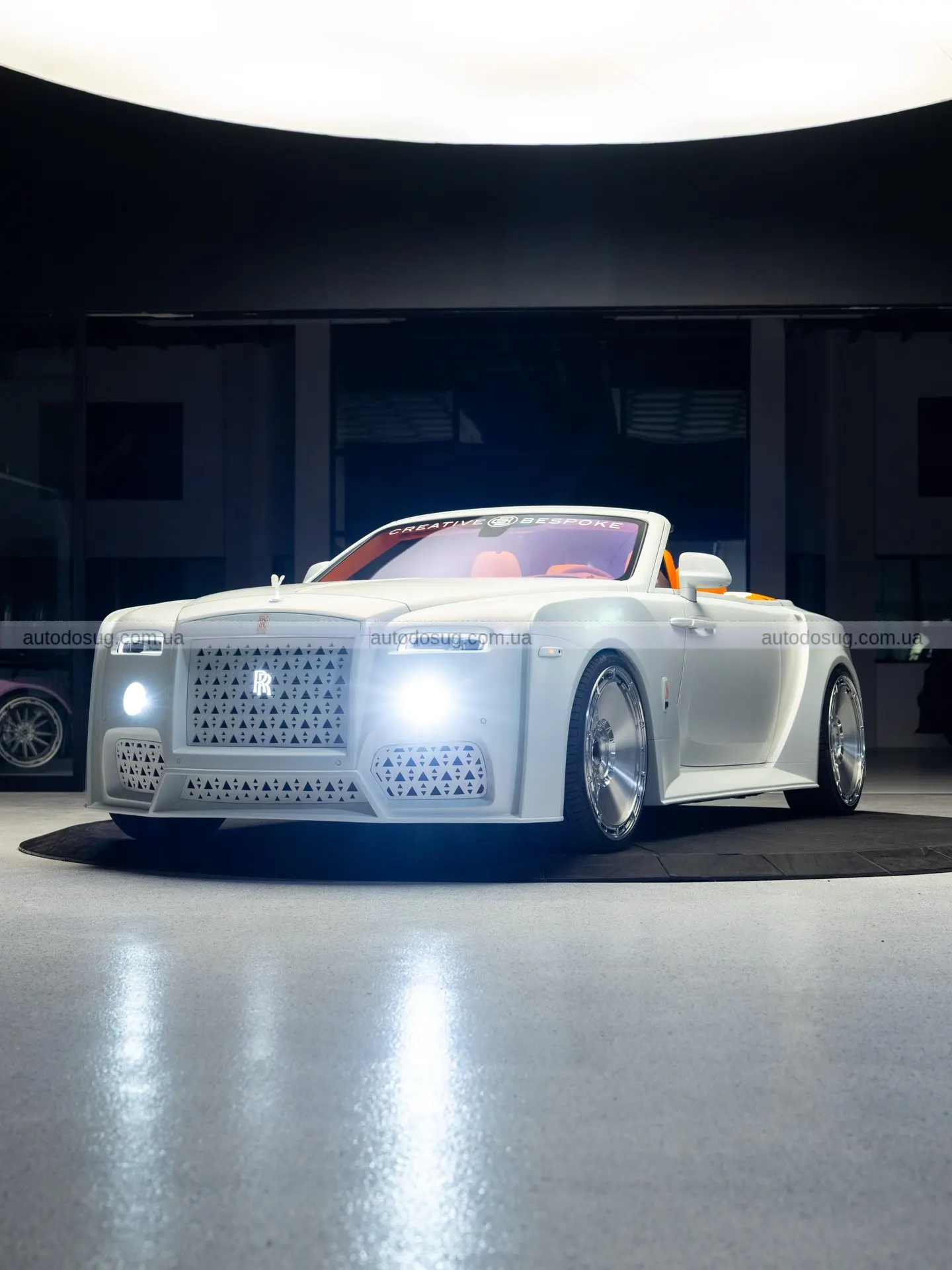 Rolls-Royce Dawn Venuum перетворив класичну розкіш у радикальний арт-об’єкт