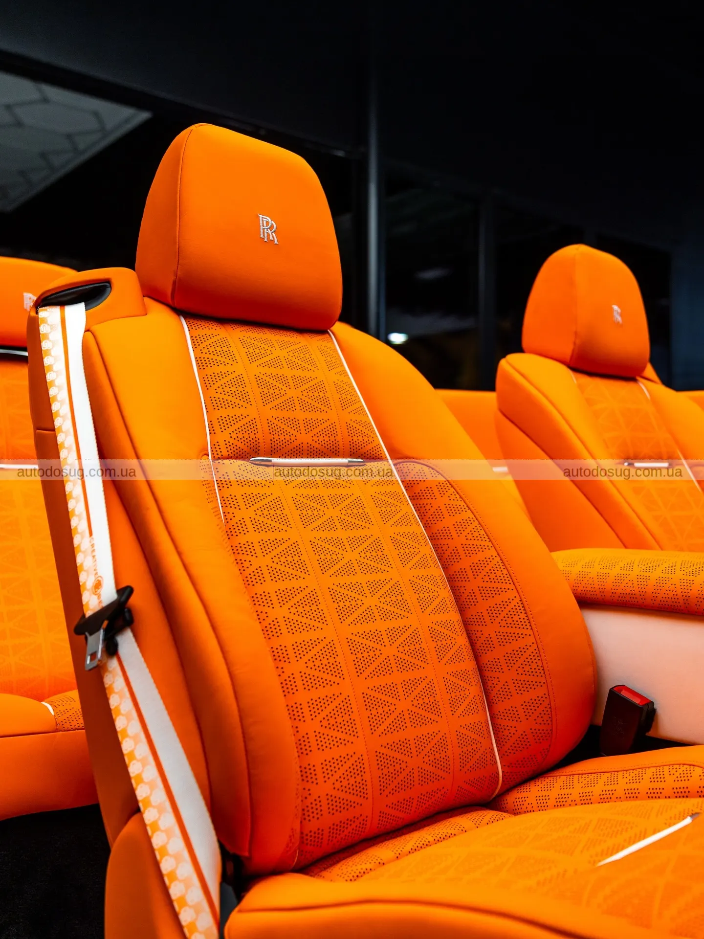 Rolls-Royce Dawn Venuum перетворив класичну розкіш у радикальний арт-об’єкт