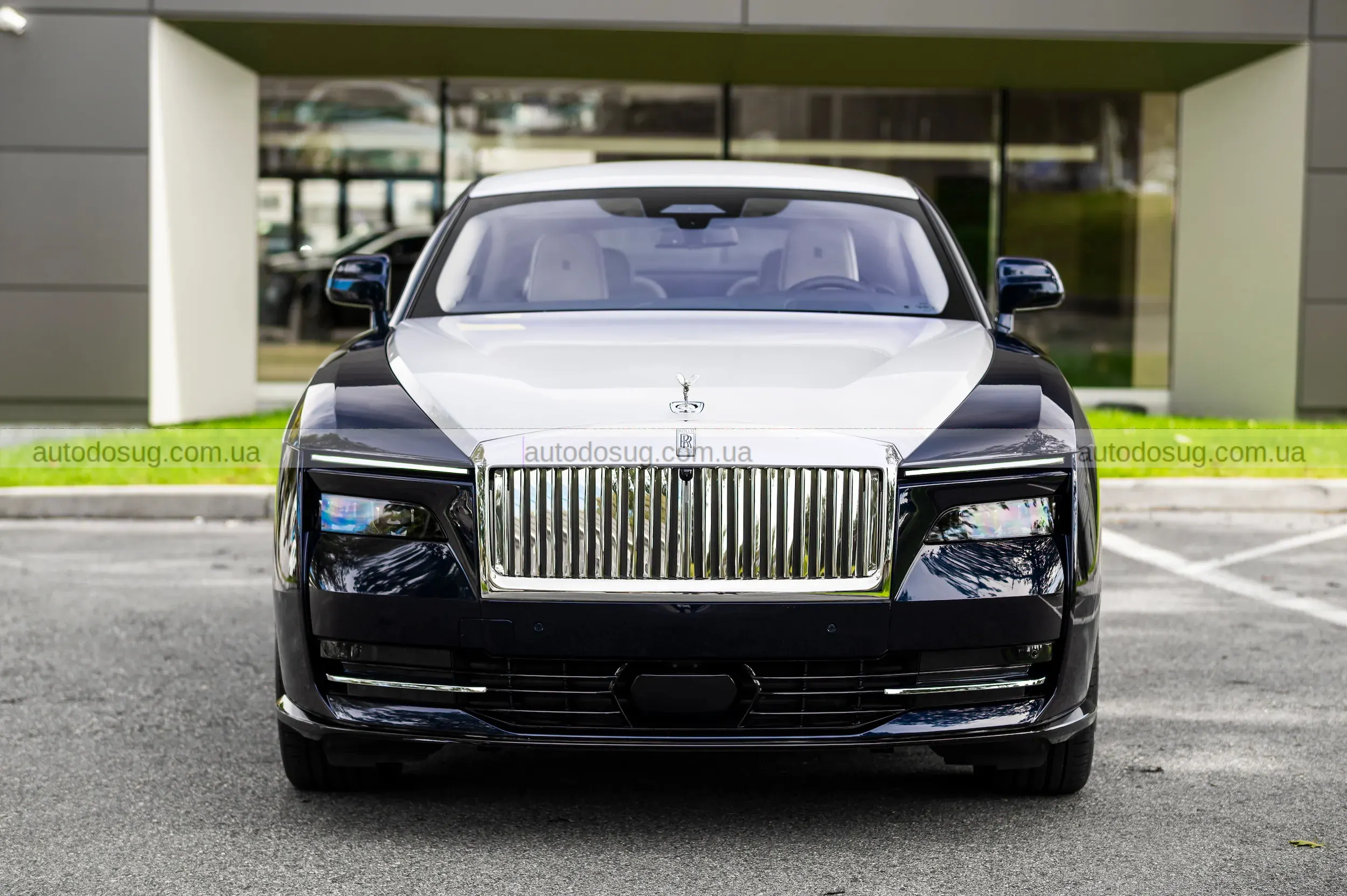 Rolls-Royce Spectre падає у вартості і ставить під сумнів сенс інвестувати в люксове EV