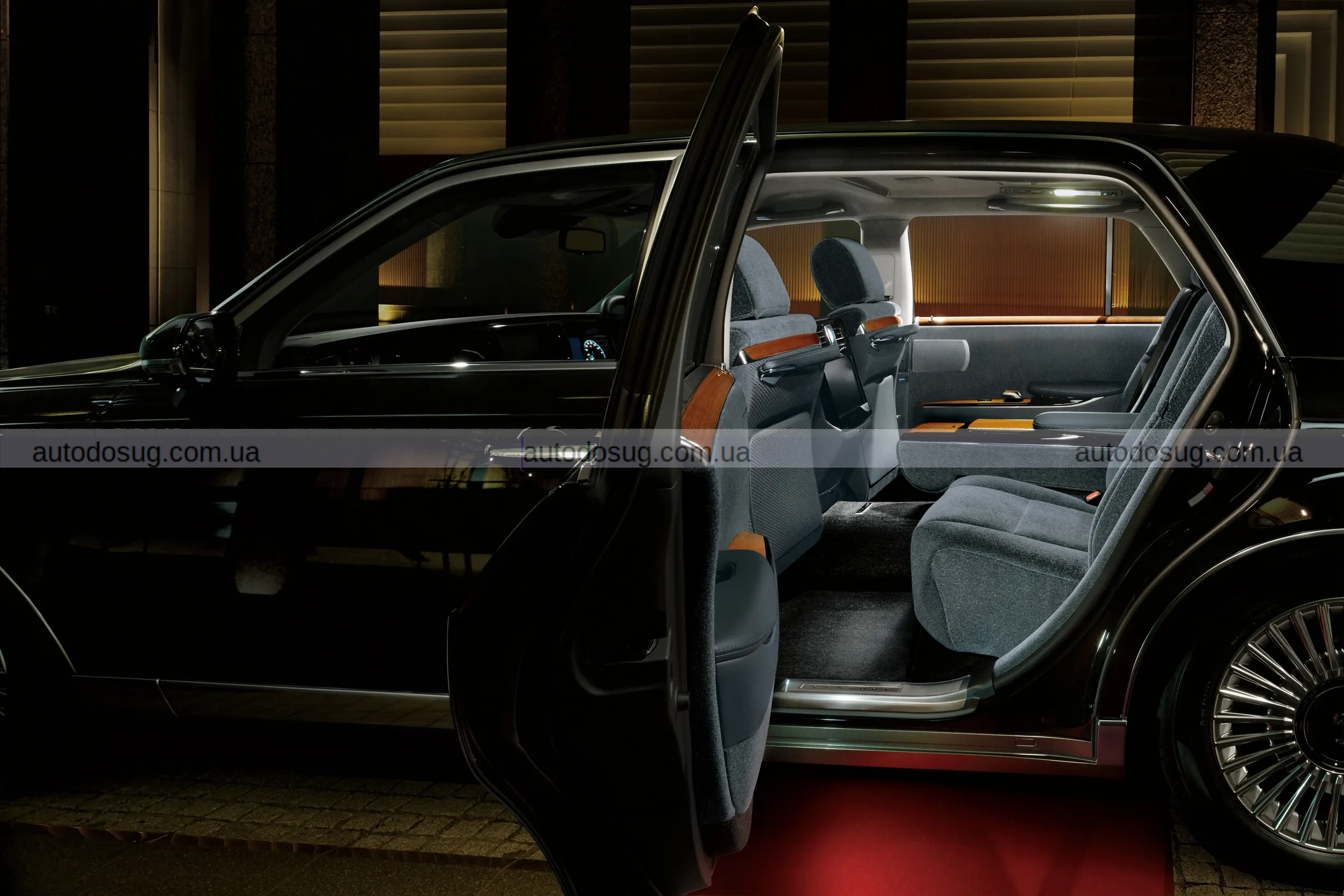 Toyota Century повертається