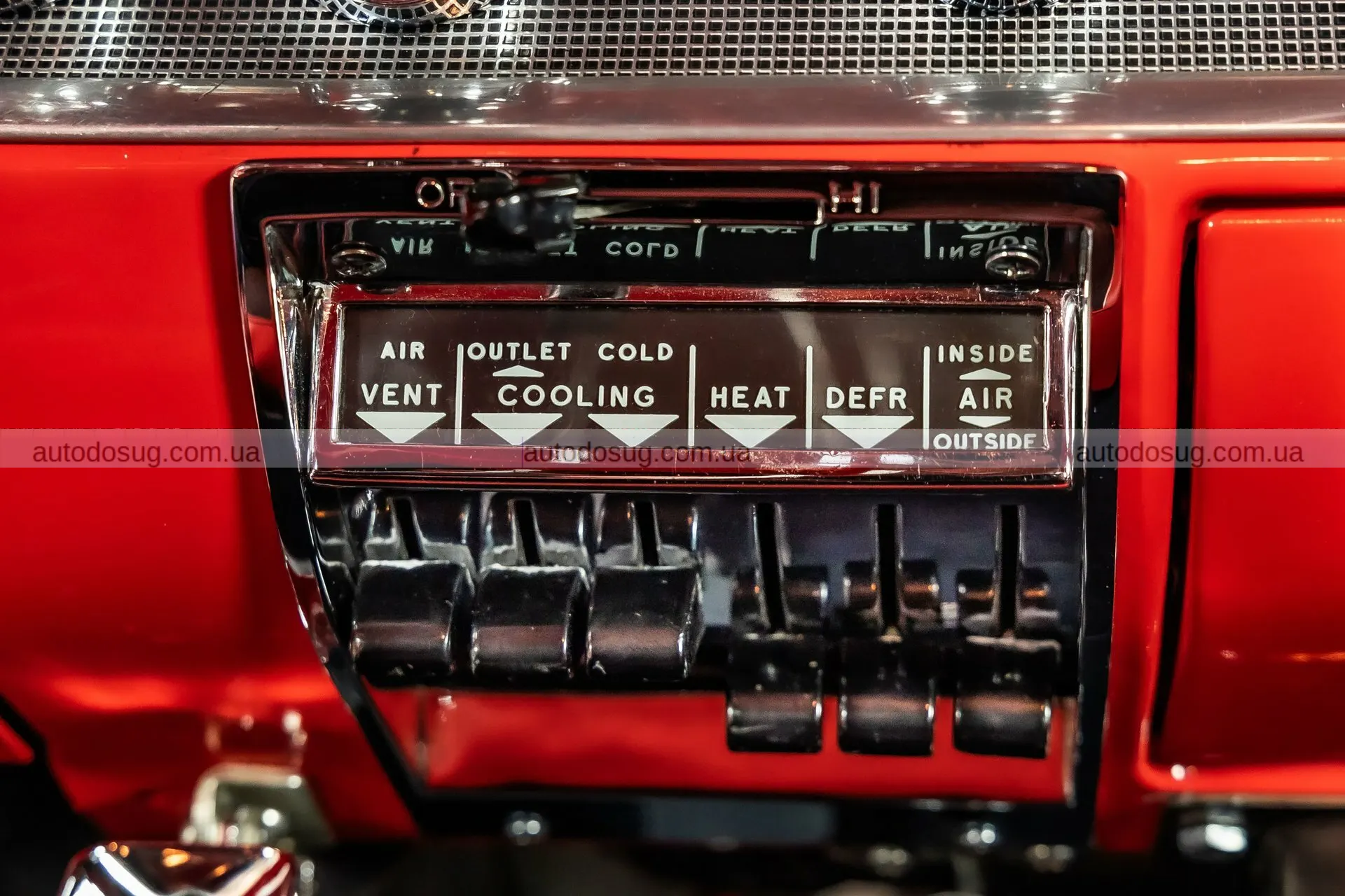 Цей класичний Chevrolet стає вірусним завдяки тому, що жоден сучасний автомобіль не може повторити