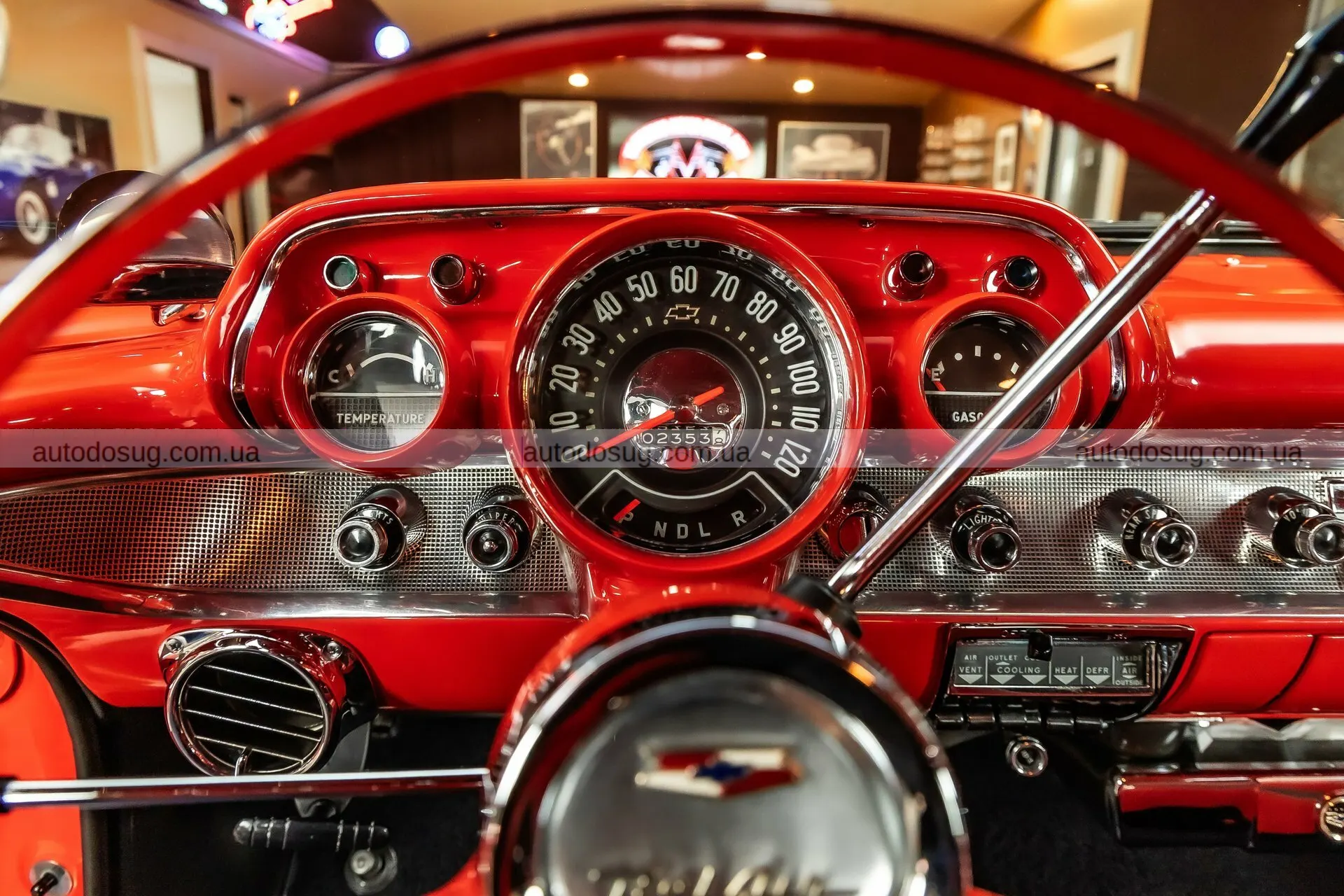 Цей класичний Chevrolet стає вірусним завдяки тому, що жоден сучасний автомобіль не може повторити