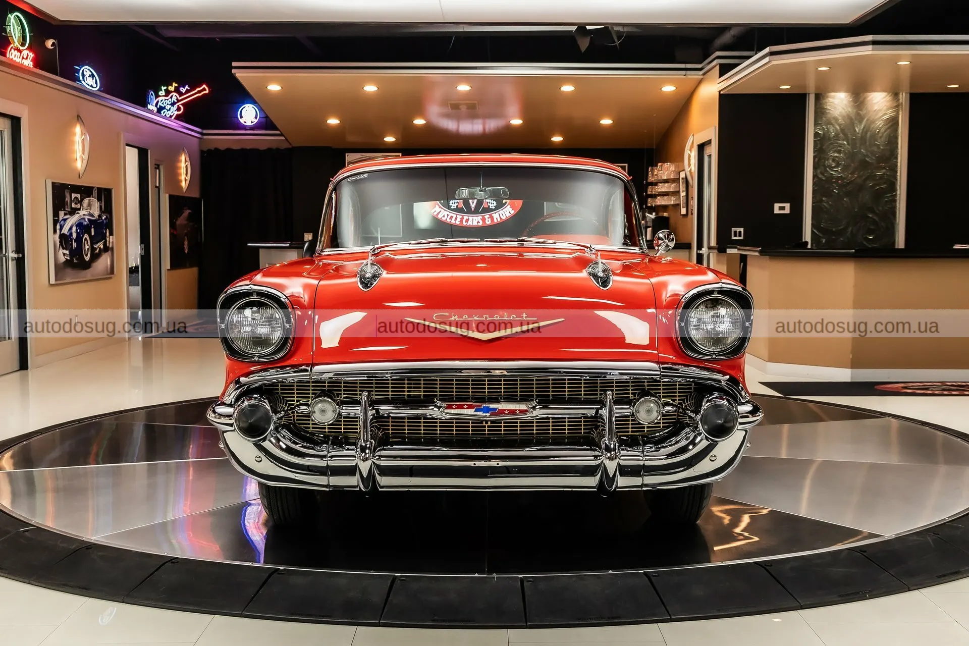 Цей класичний Chevrolet стає вірусним завдяки тому, що жоден сучасний автомобіль не може повторити