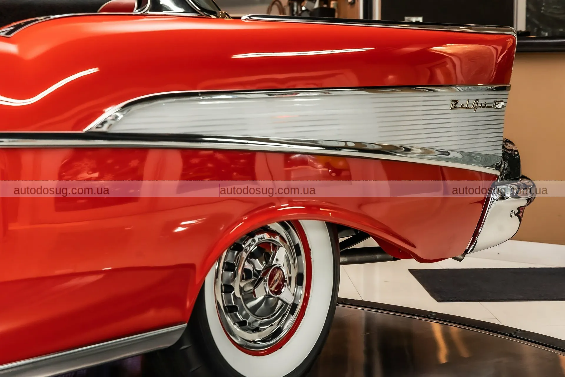 Цей класичний Chevrolet стає вірусним завдяки тому, що жоден сучасний автомобіль не може повторити