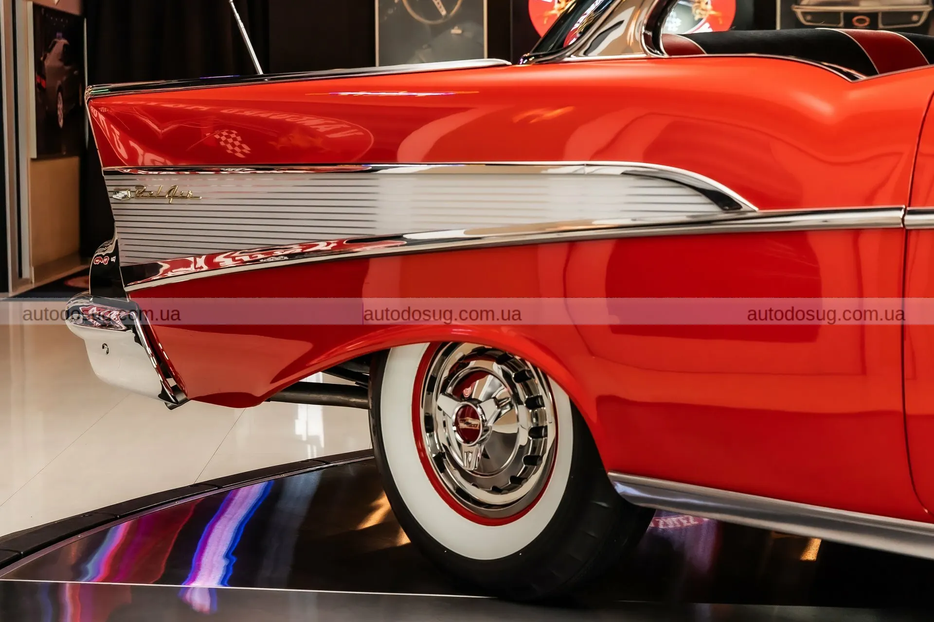 Цей класичний Chevrolet стає вірусним завдяки тому, що жоден сучасний автомобіль не може повторити