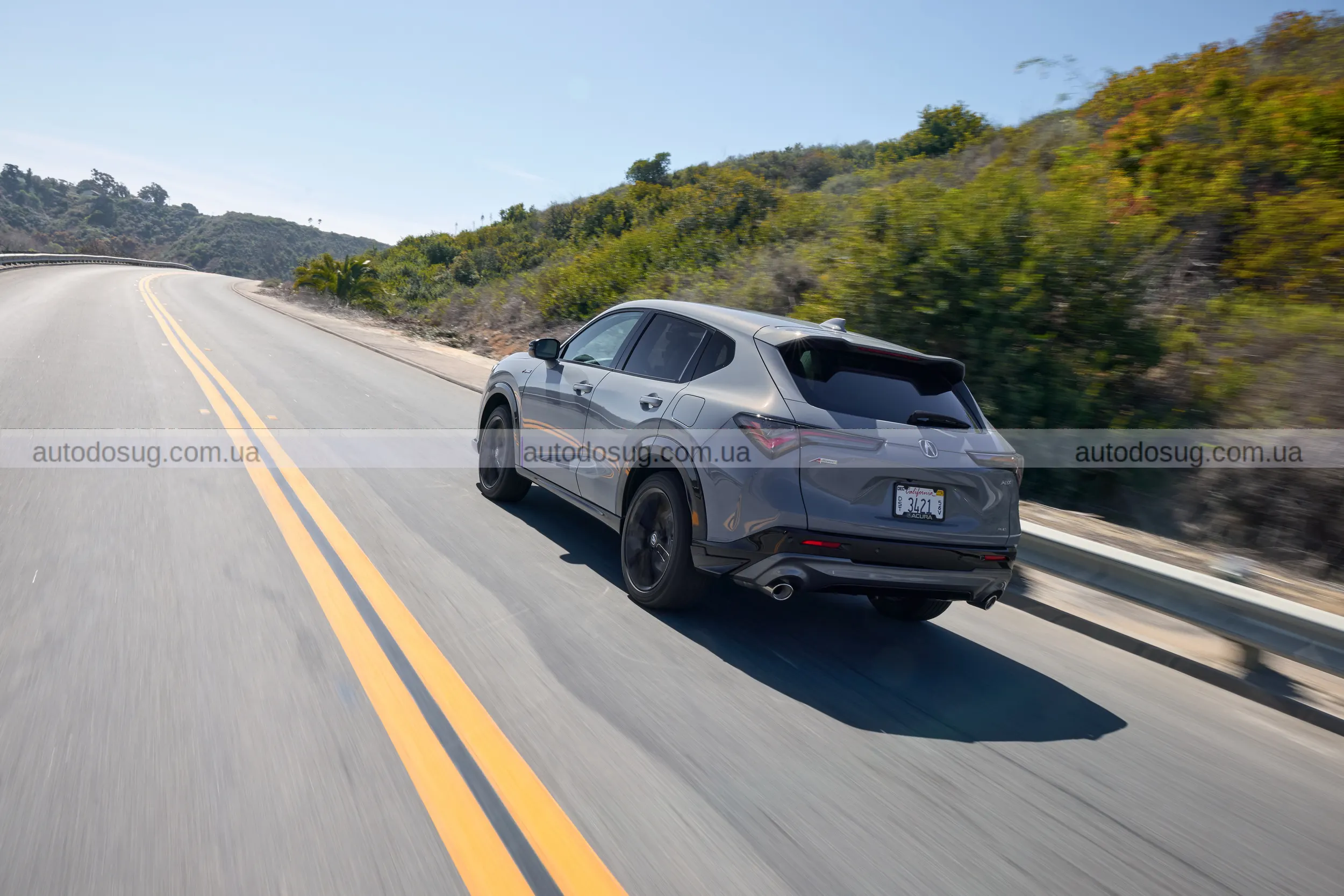 Acura ADX 2026 року надходить до дилерів з новим кольором фарби