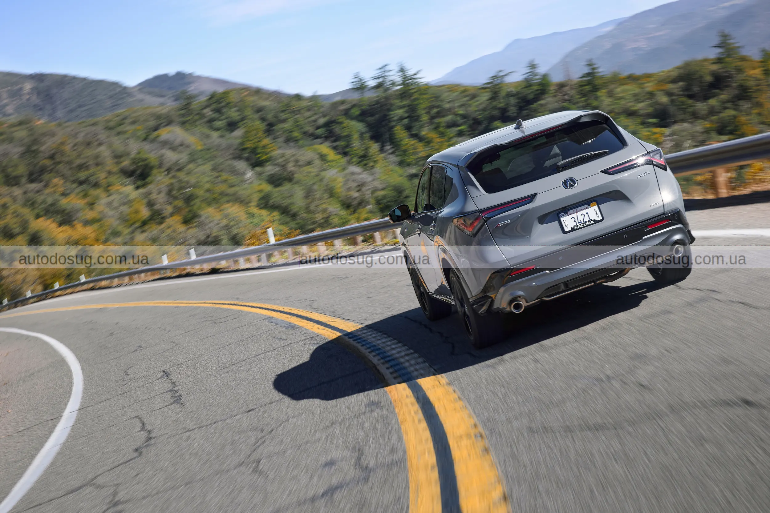 Acura ADX 2026 року надходить до дилерів з новим кольором фарби