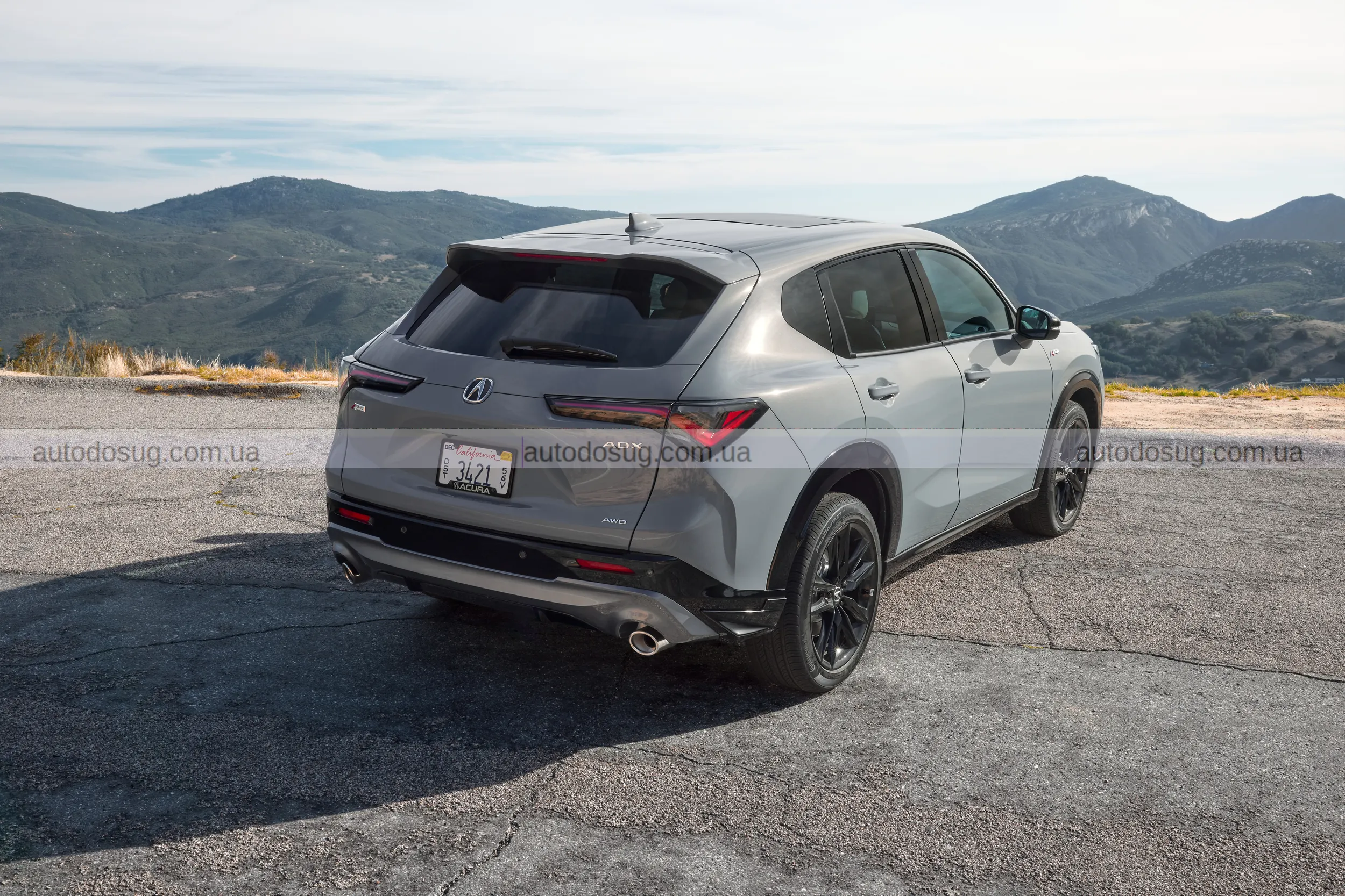 Acura ADX 2026 року надходить до дилерів з новим кольором фарби