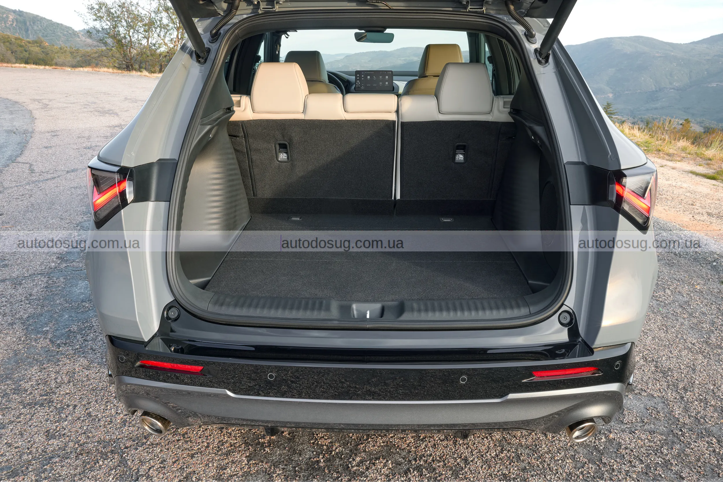 Acura ADX 2026 року надходить до дилерів з новим кольором фарби