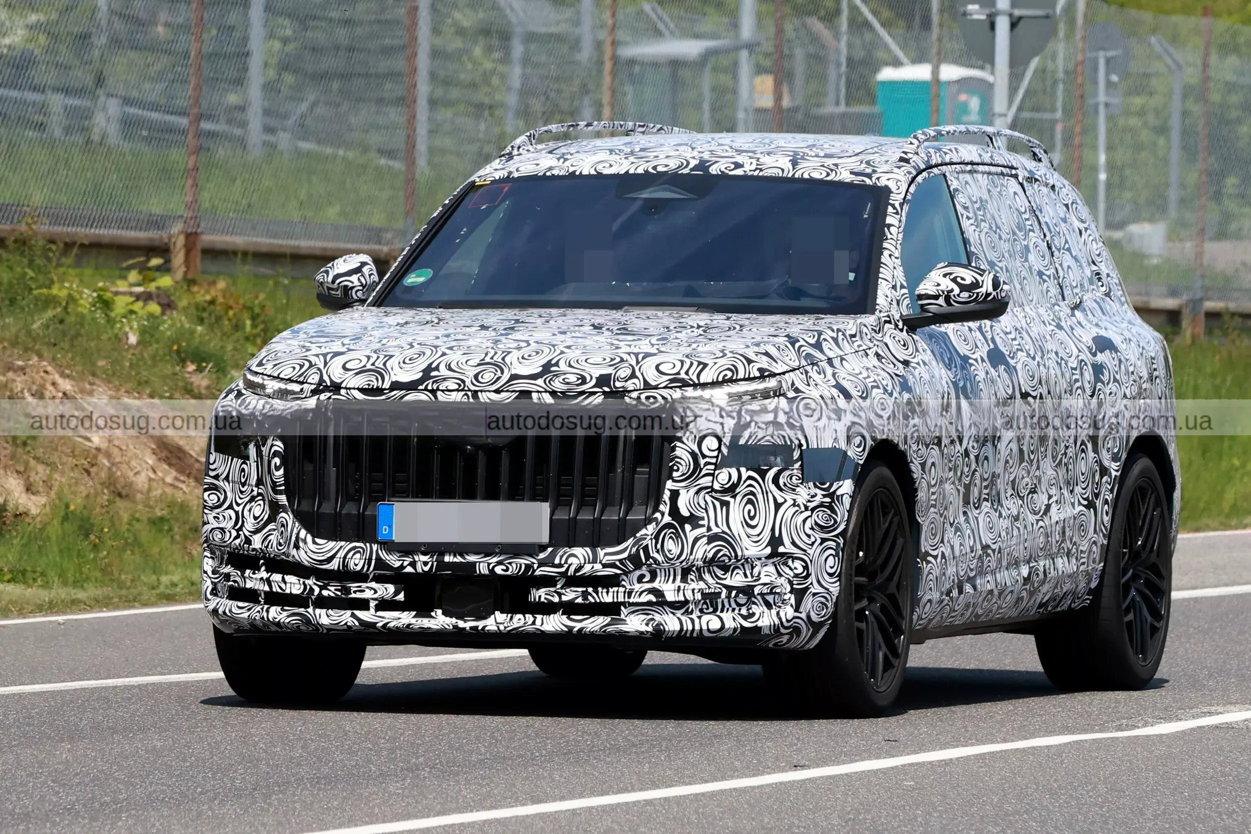 Audi готує флагманський SUV Q9