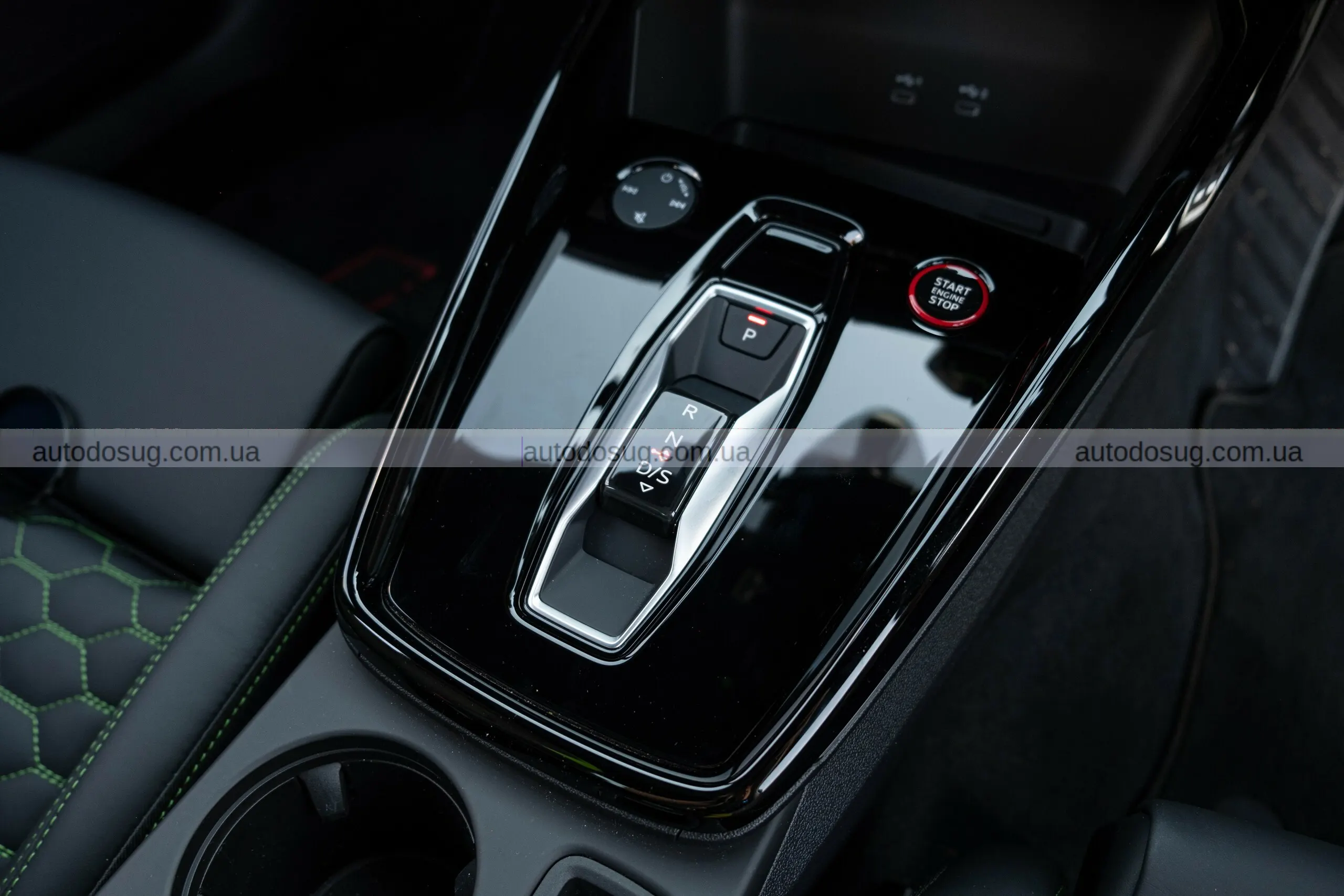 Audi RS3 Sedan 2026 виглядає як маленький монстр із великим духом