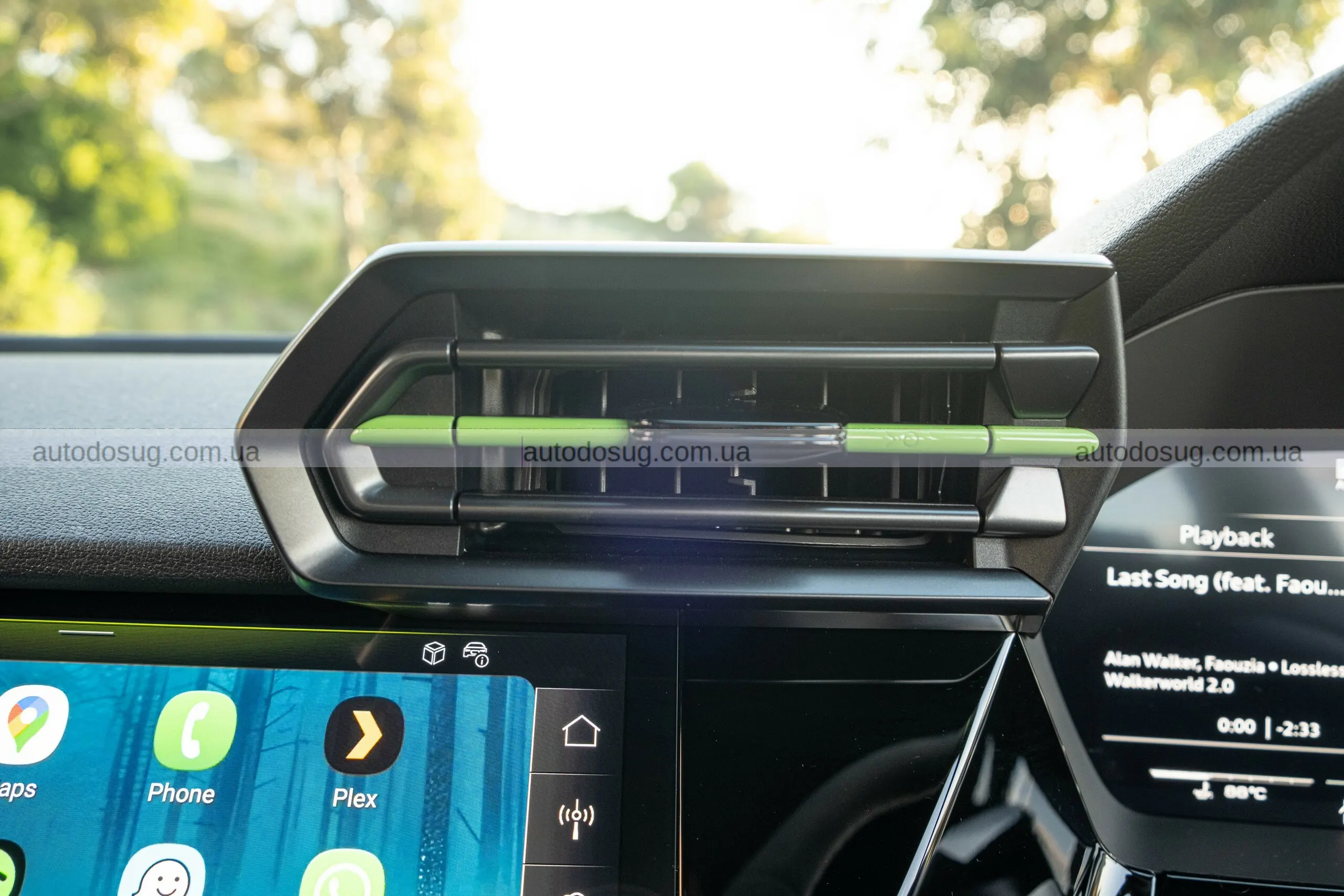 Audi RS3 Sedan 2026 виглядає як маленький монстр із великим духом