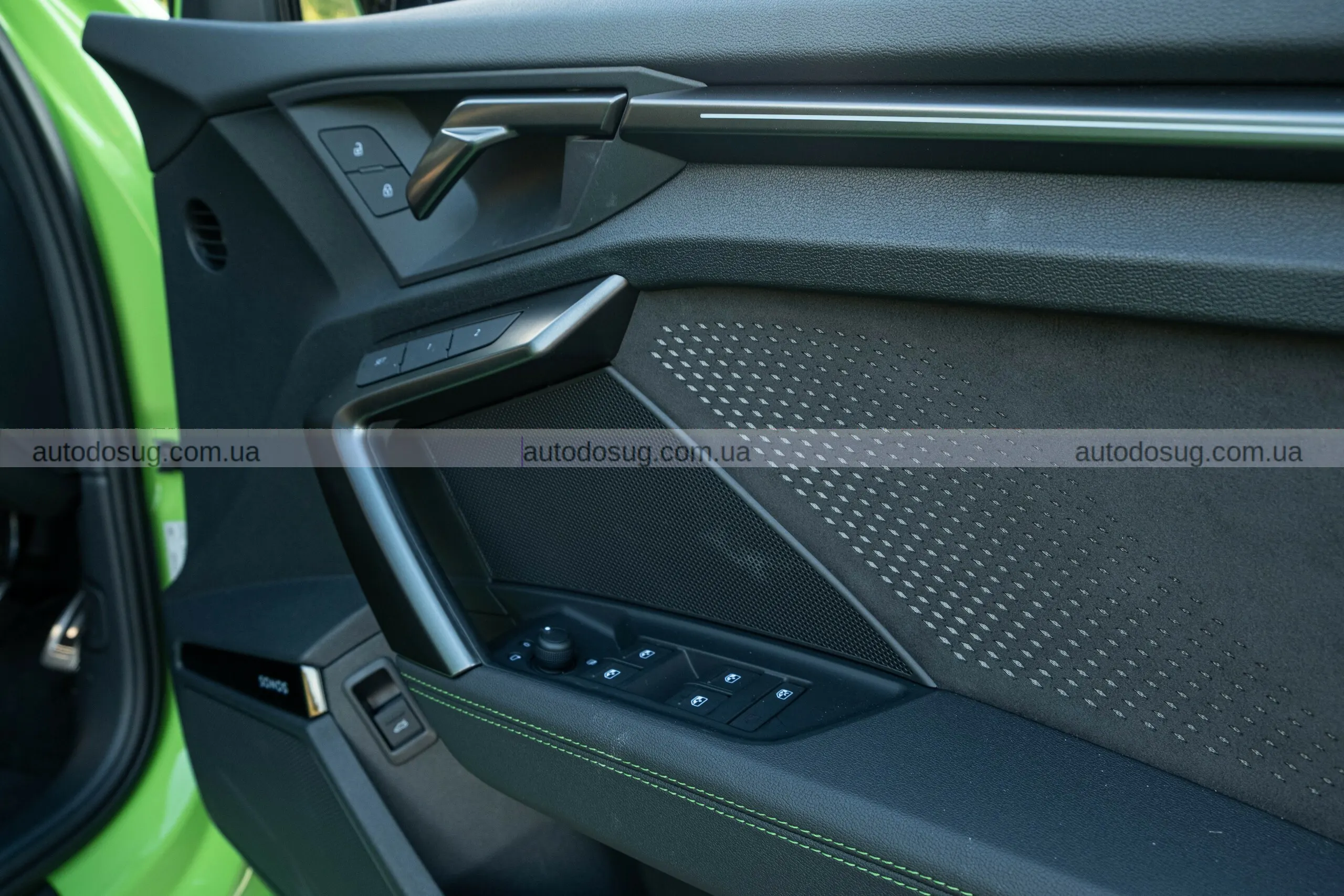 Audi RS3 Sedan 2026 виглядає як маленький монстр із великим духом