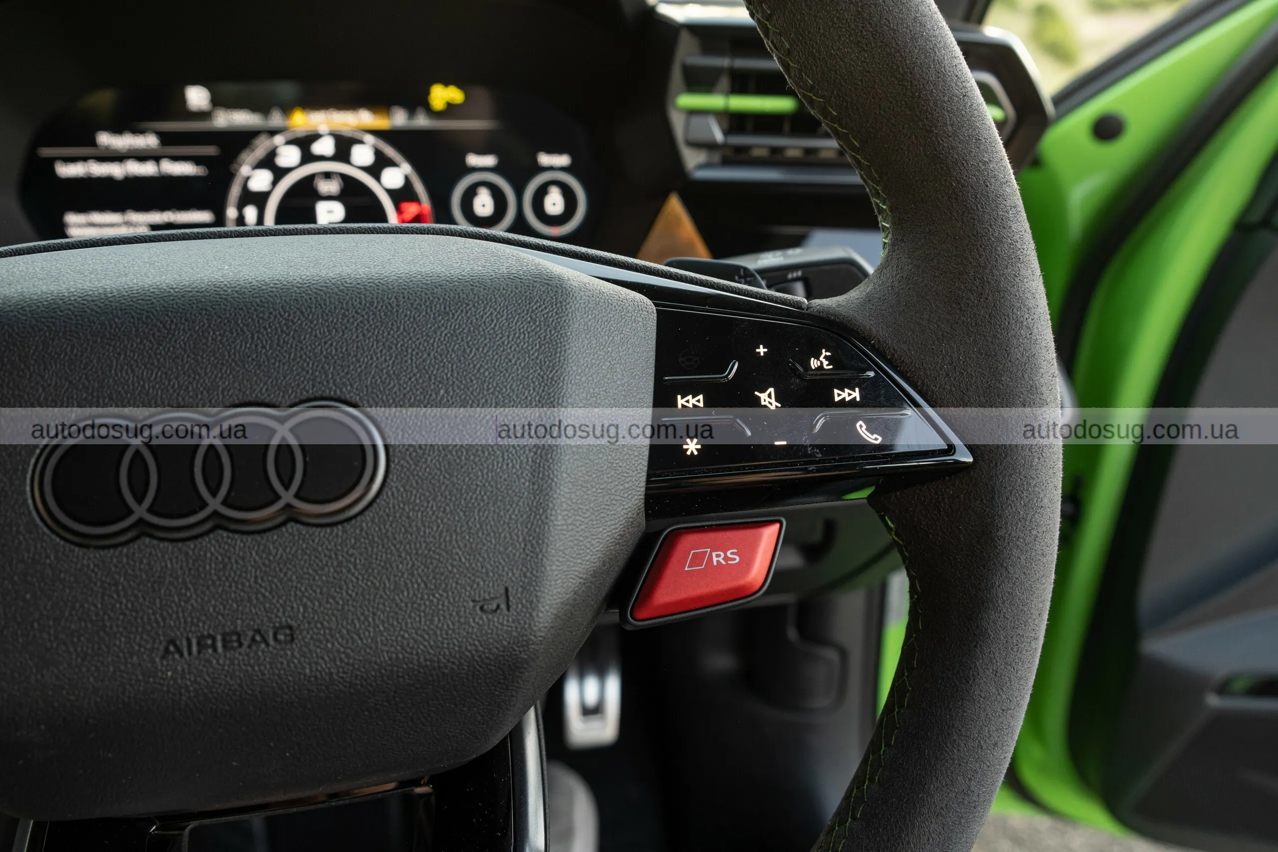 Audi RS3 Sedan 2026 виглядає як маленький монстр із великим духом