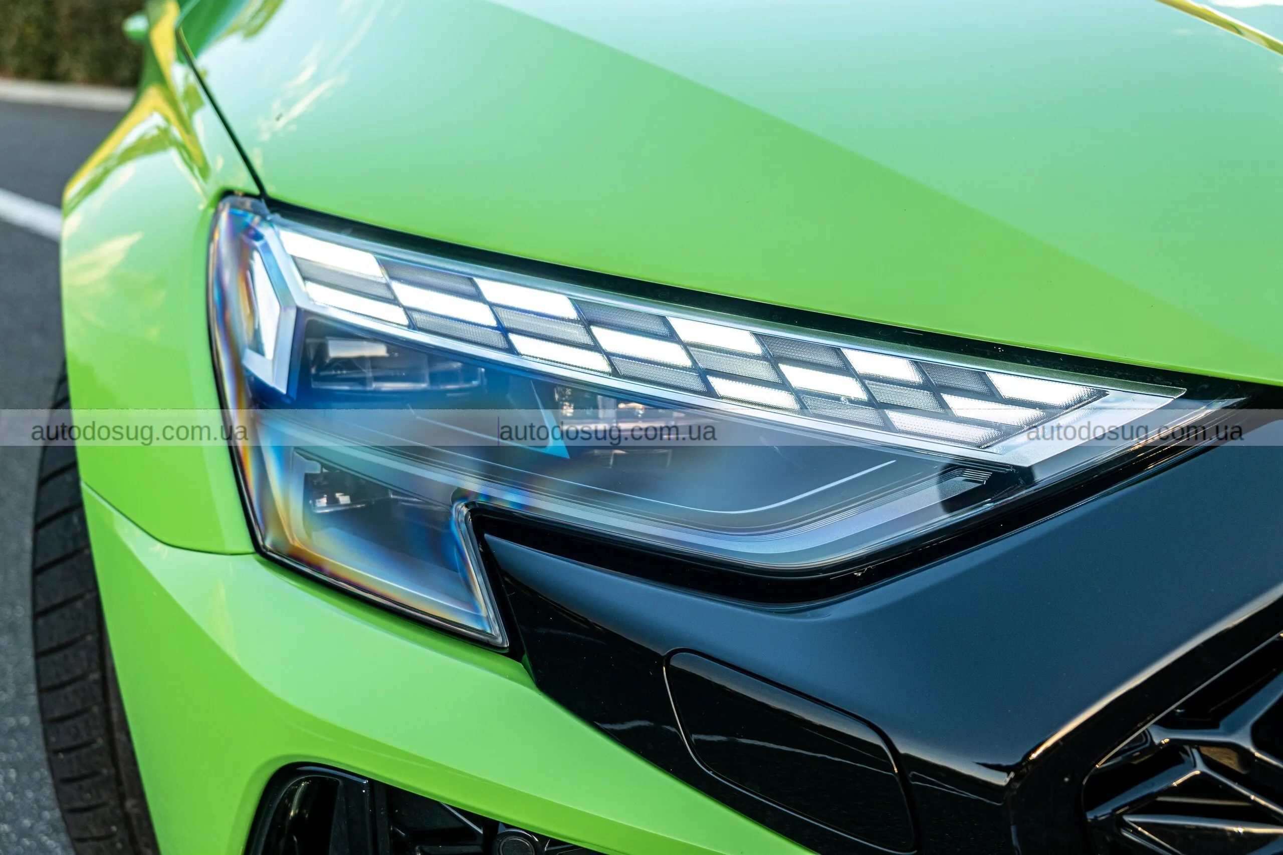 Audi RS3 Sedan 2026 виглядає як маленький монстр із великим духом