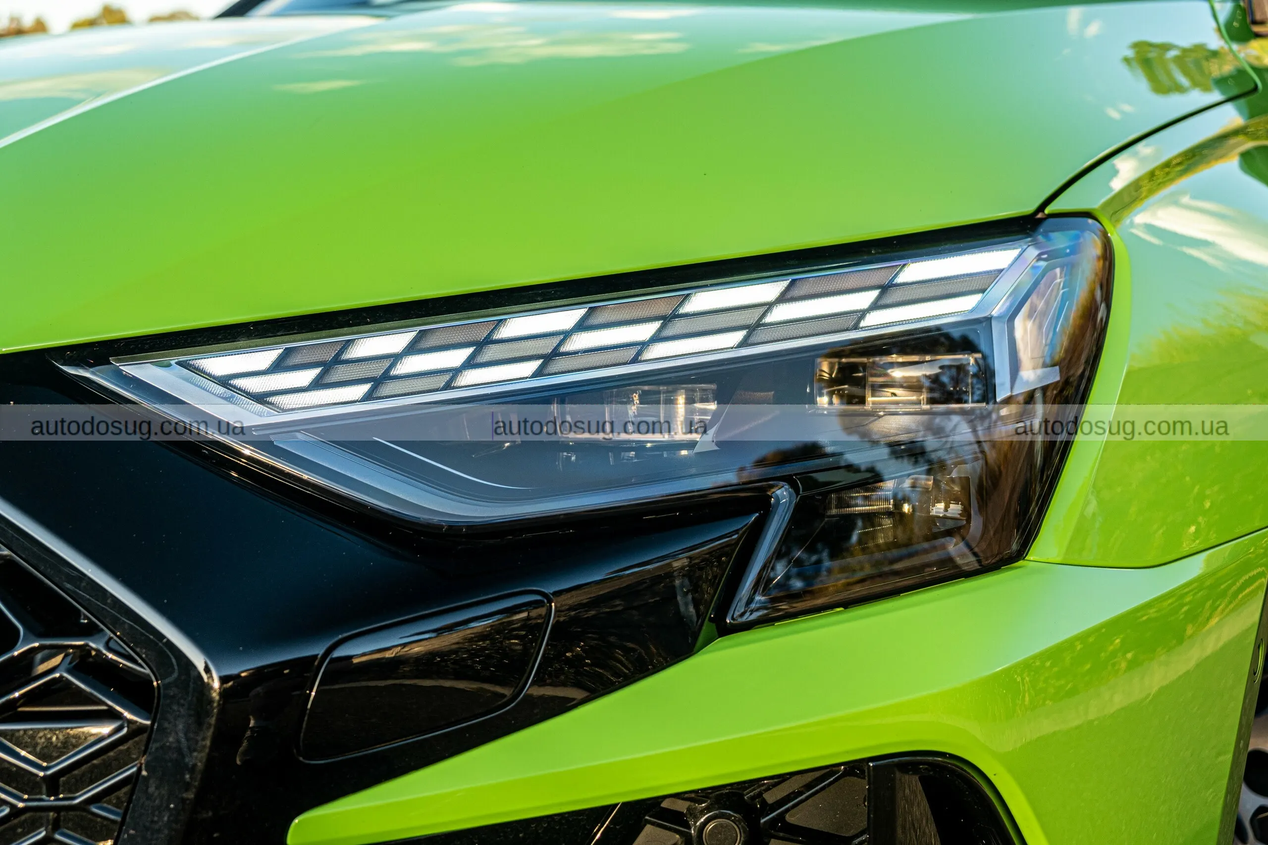 Audi RS3 Sedan 2026 виглядає як маленький монстр із великим духом