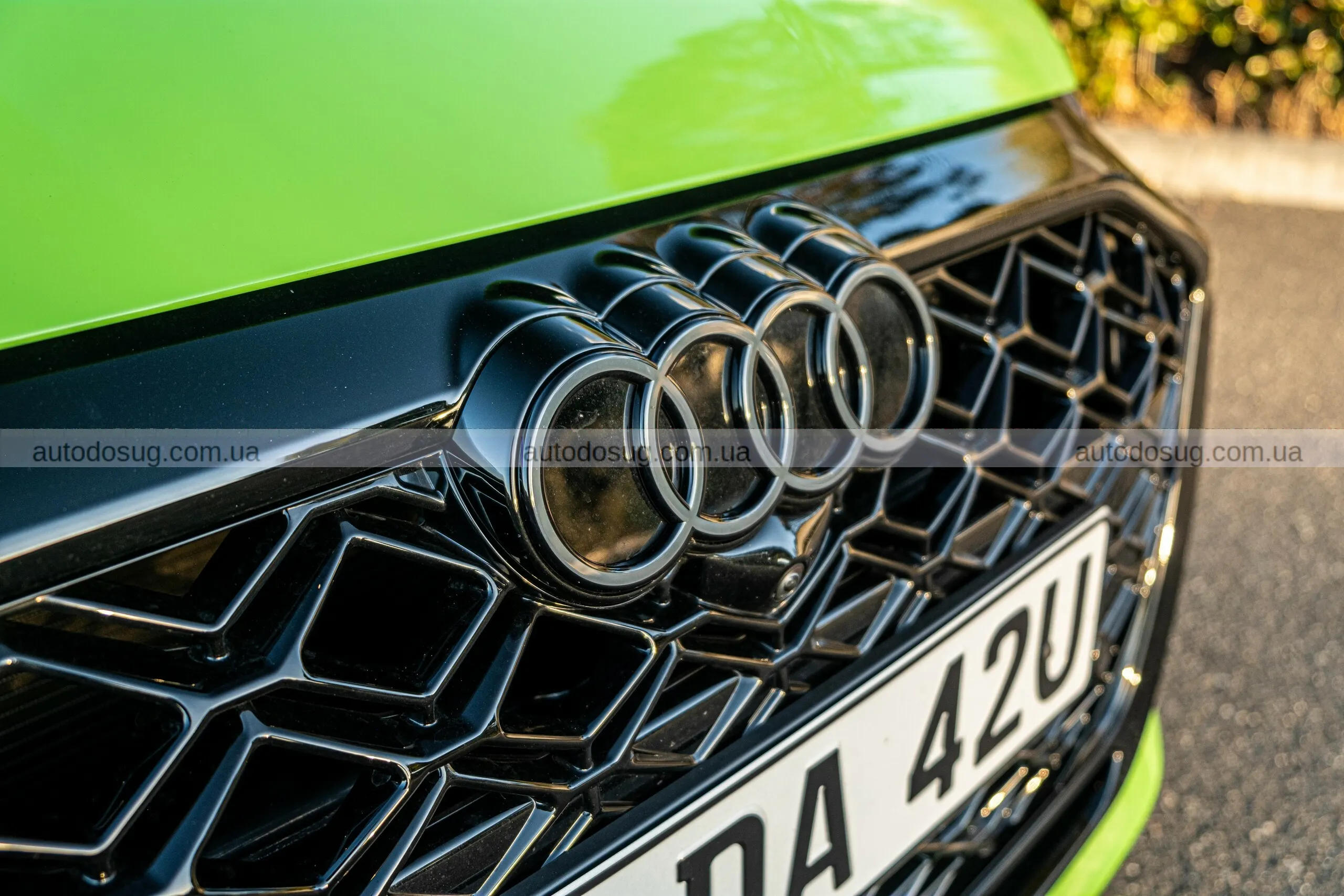 Audi RS3 Sedan 2026 виглядає як маленький монстр із великим духом