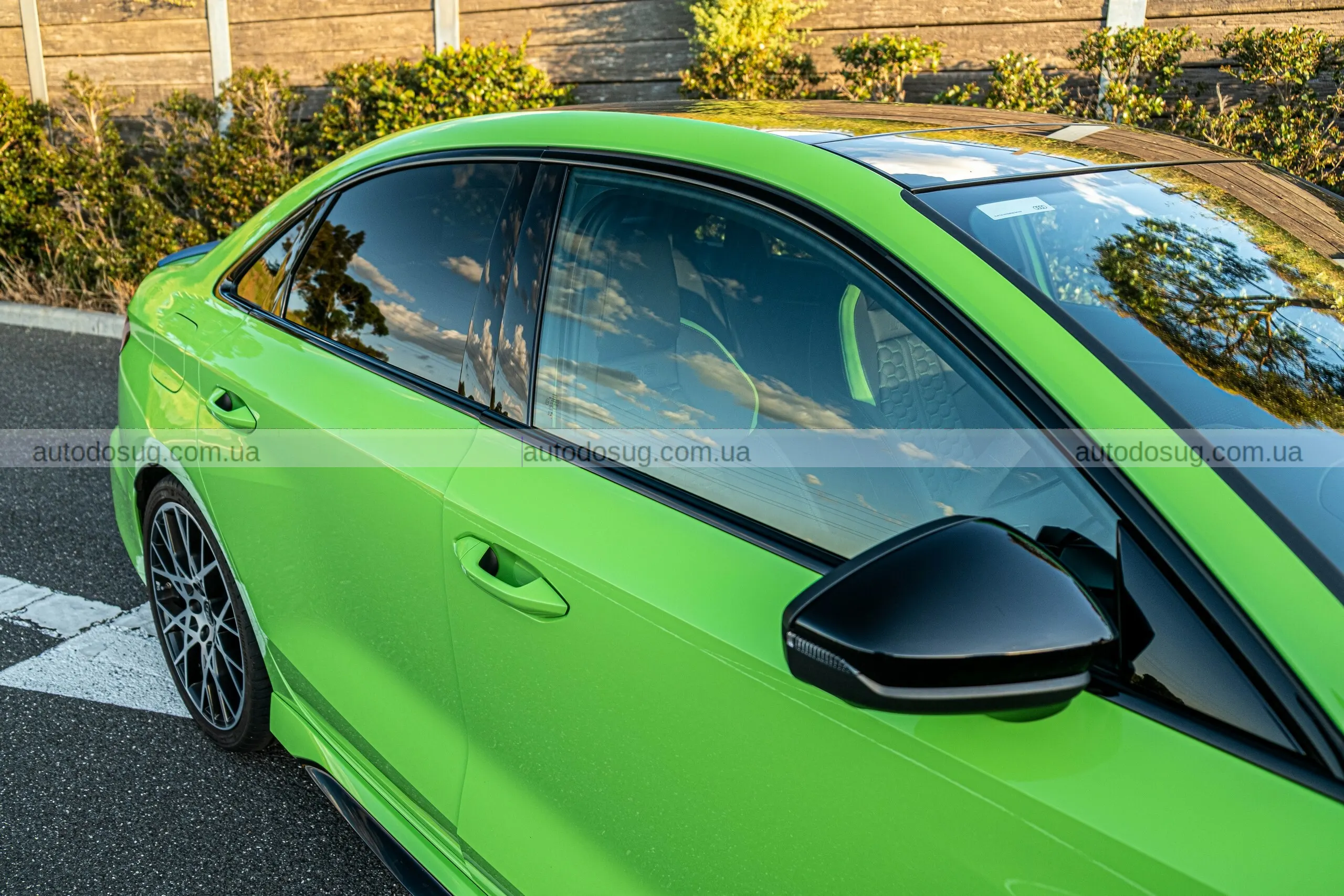 Audi RS3 Sedan 2026 виглядає як маленький монстр із великим духом