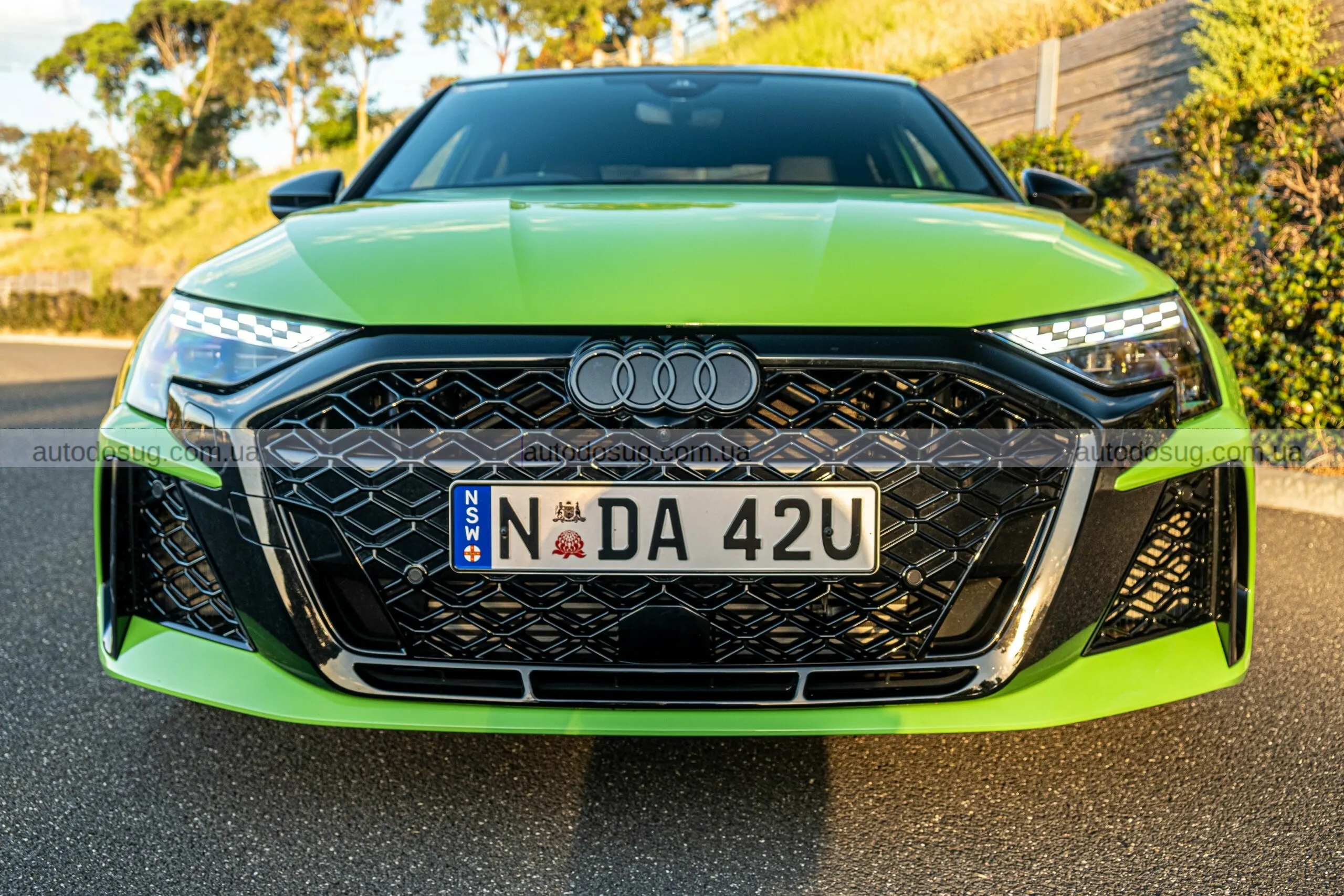 Audi RS3 Sedan 2026 виглядає як маленький монстр із великим духом