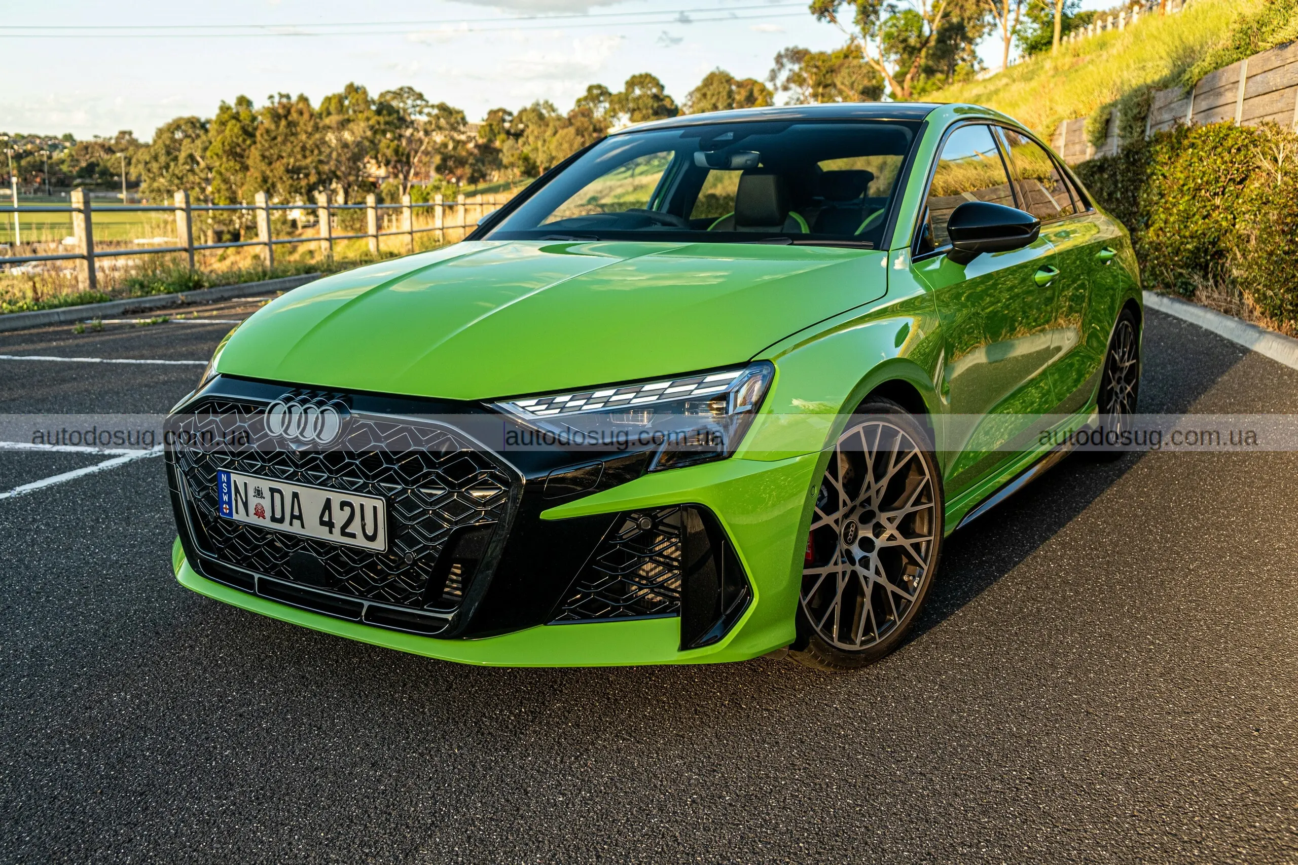 Audi RS3 Sedan 2026 виглядає як маленький монстр із великим духом