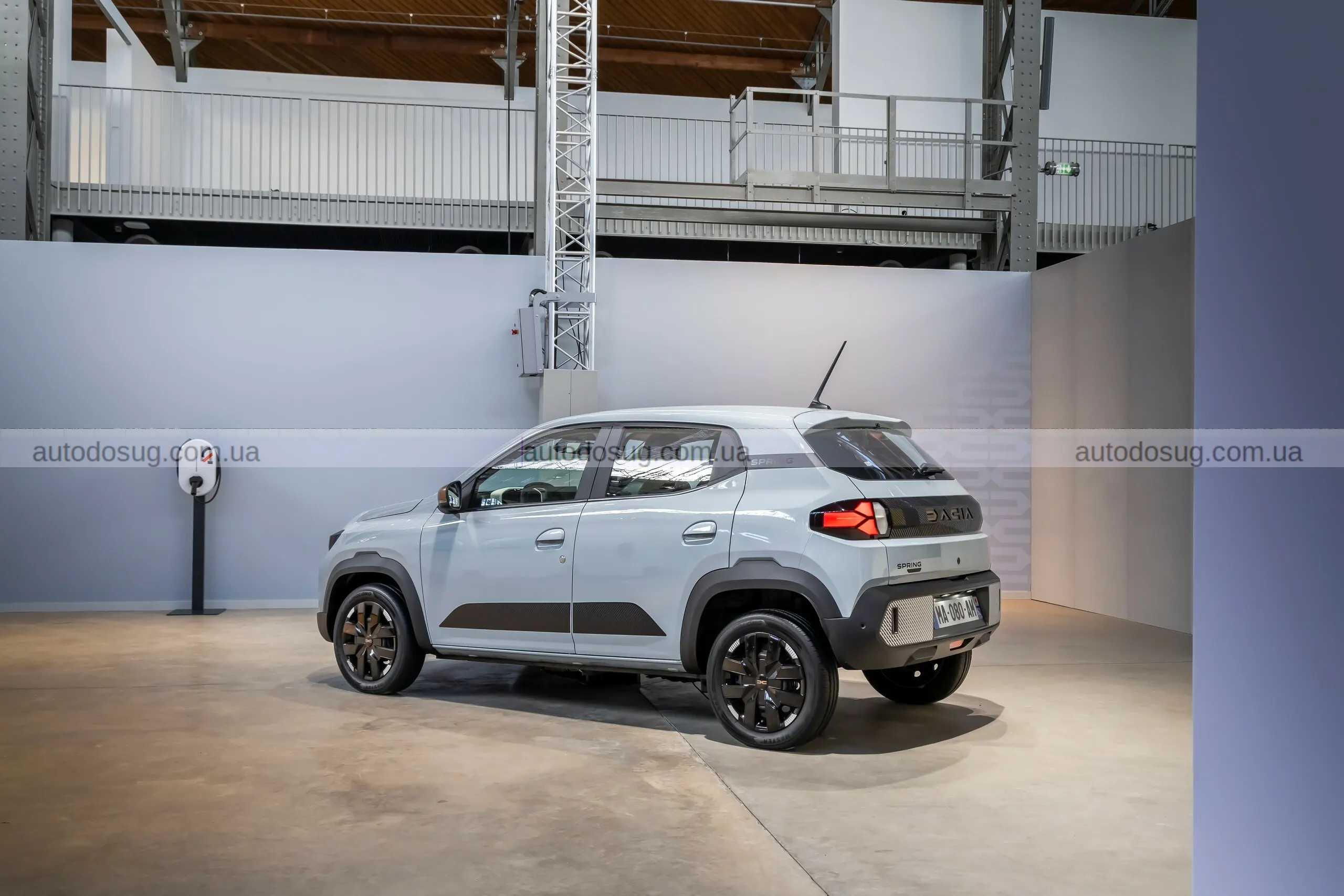 Dacia зробила електрокар ще доступнішим — і він вартує майже на $6 000 менше