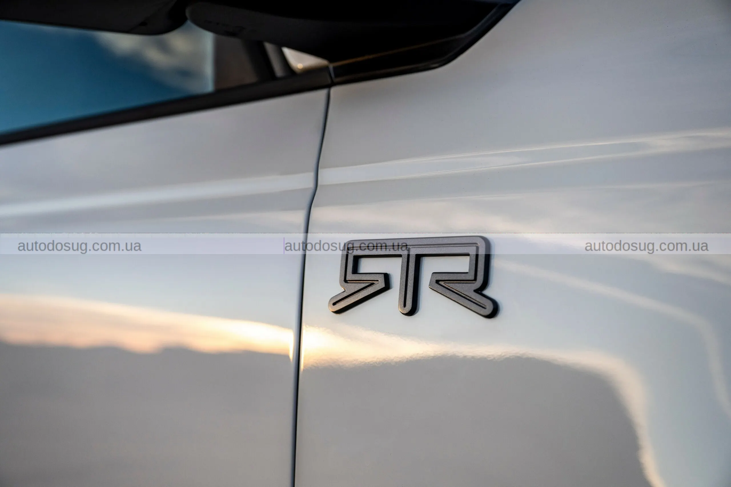 Ford Bronco RTR схожий на Raptor, але без його сили