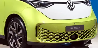 Європа змінила короля електромобілів, Tesla поступилася вершиною