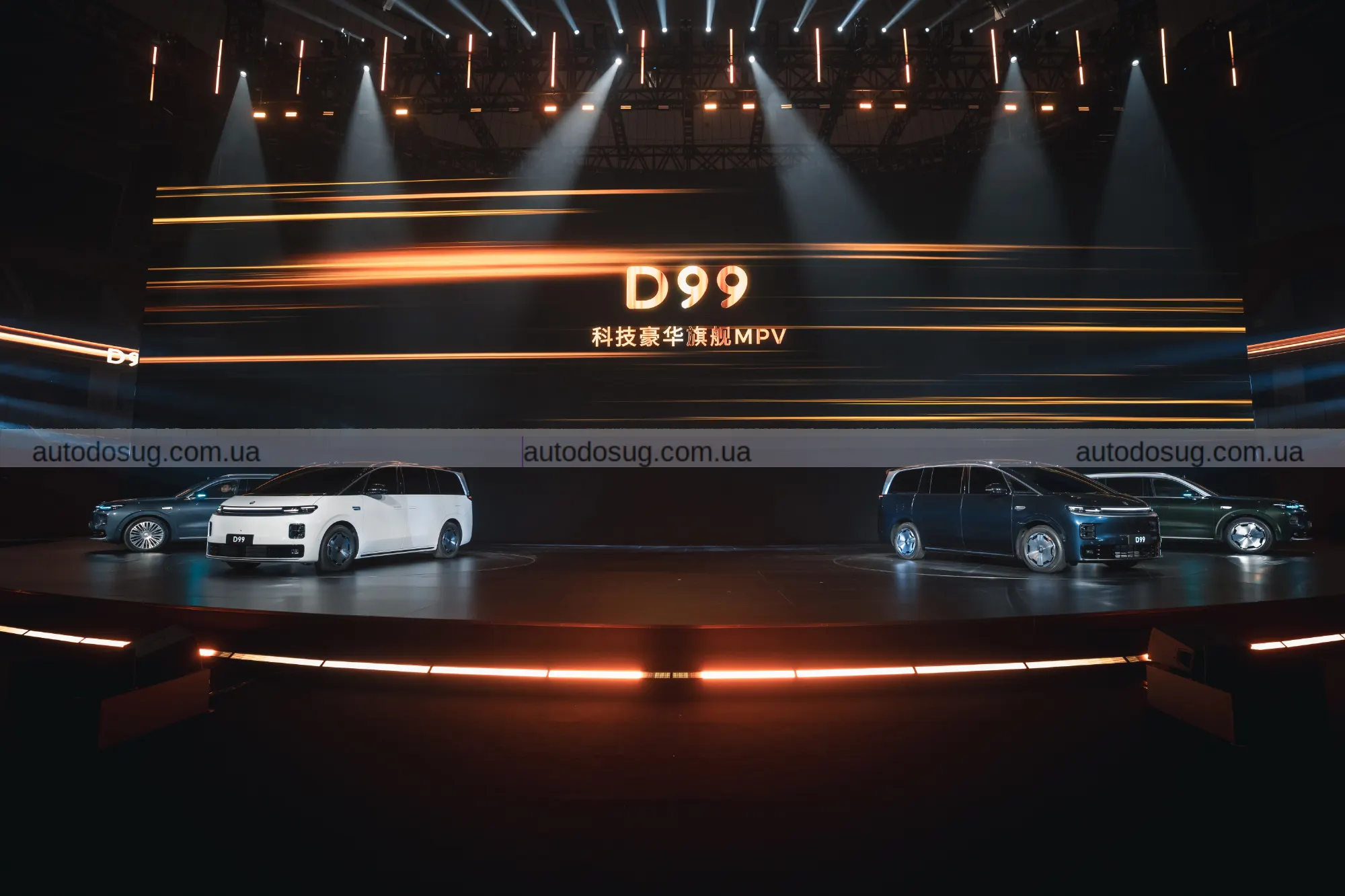 Leapmotor D99 представляє електричний мінівен з величезними батареями і запасом ходу, що вражає